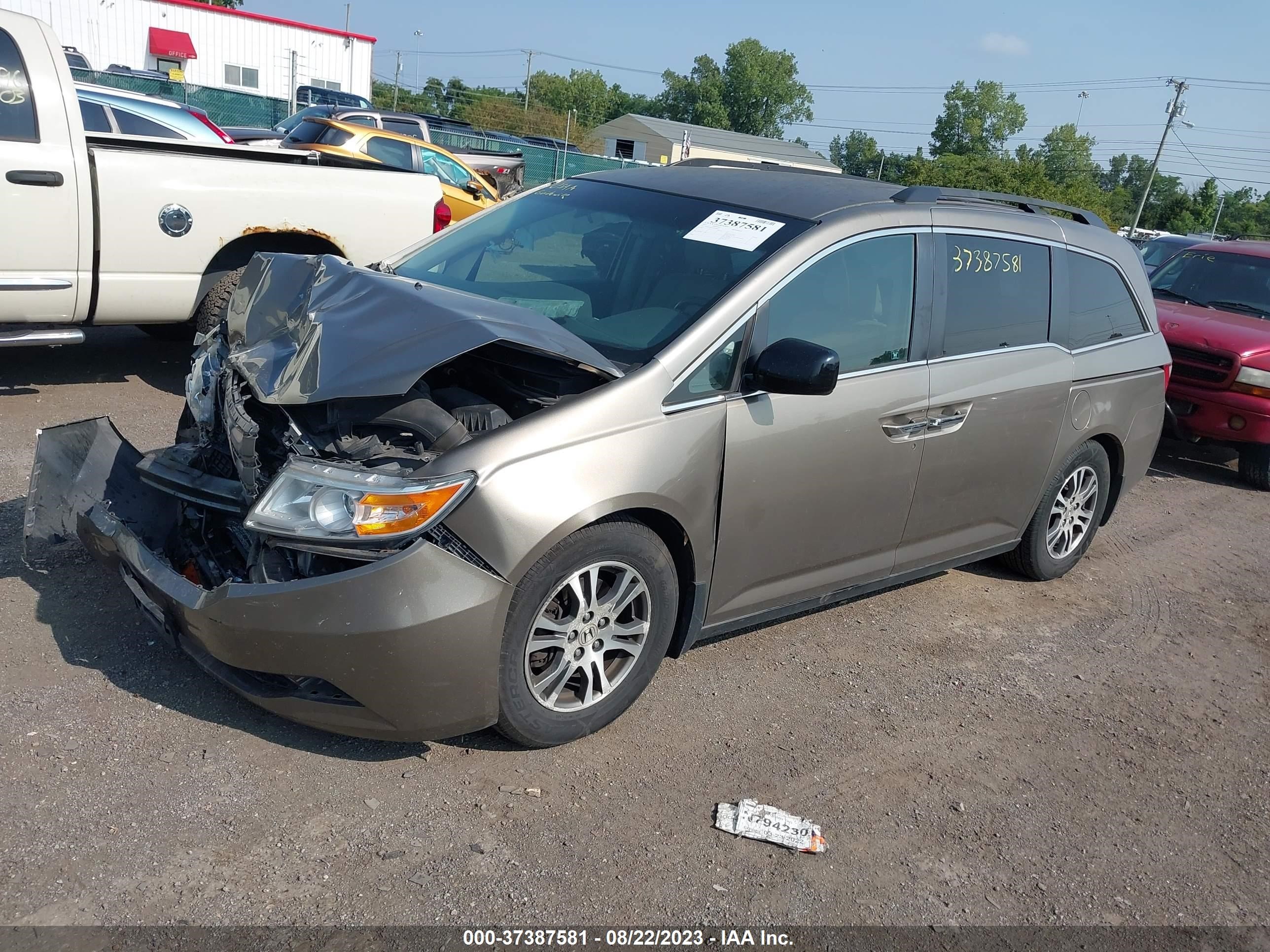 Photo 1 VIN: 5FNRL5H49CB106813 - HONDA ODYSSEY 