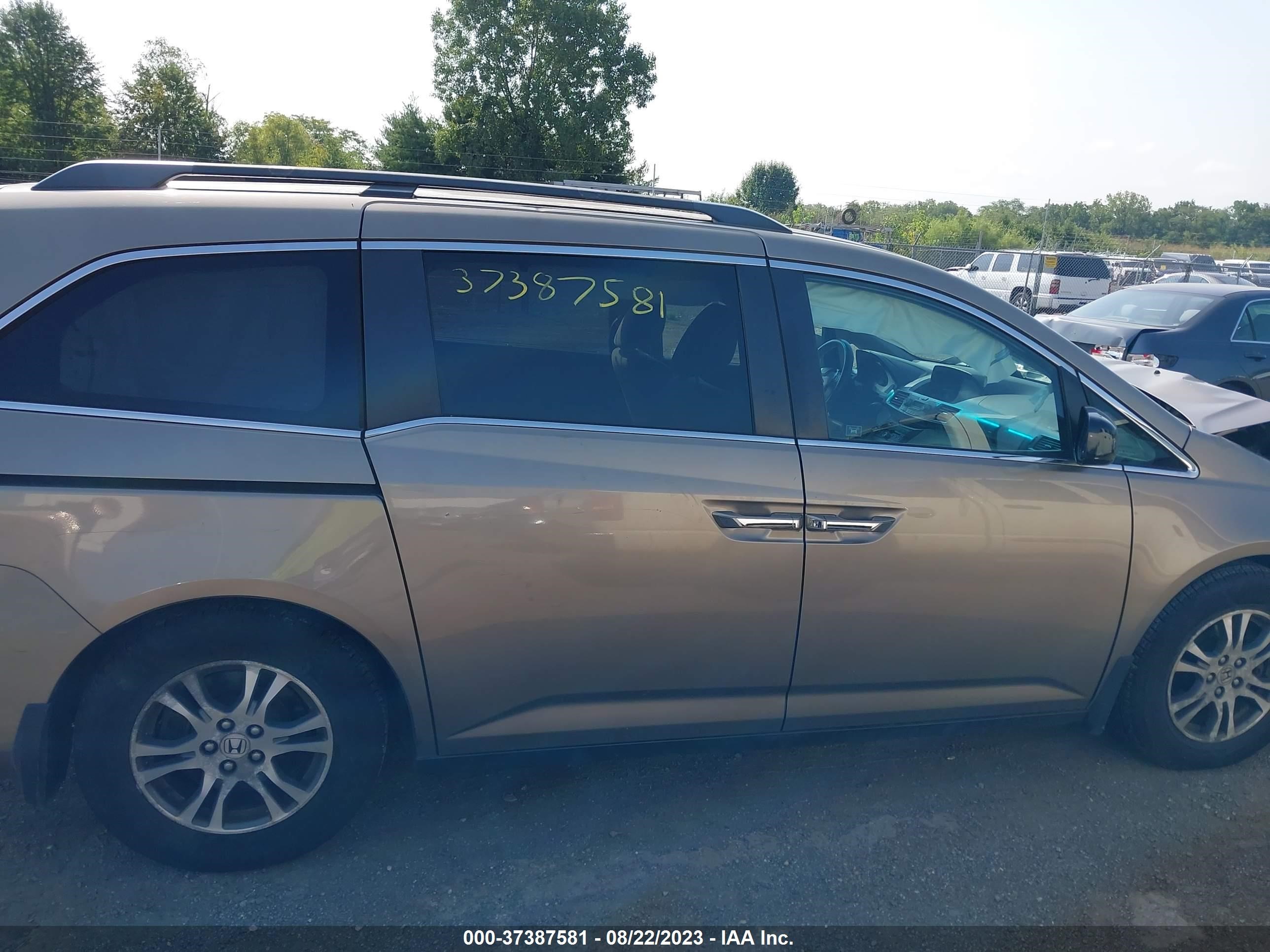 Photo 12 VIN: 5FNRL5H49CB106813 - HONDA ODYSSEY 