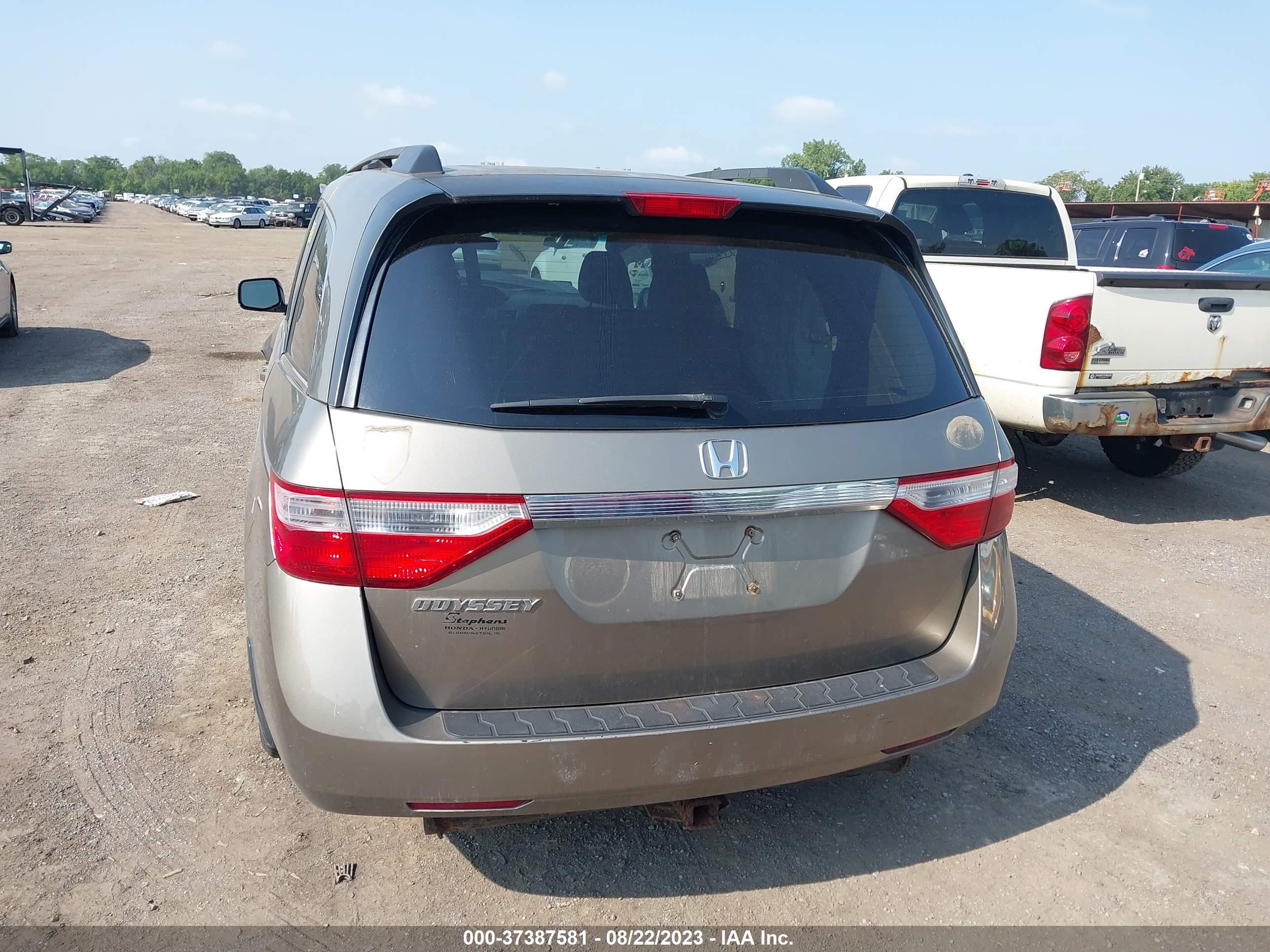 Photo 15 VIN: 5FNRL5H49CB106813 - HONDA ODYSSEY 