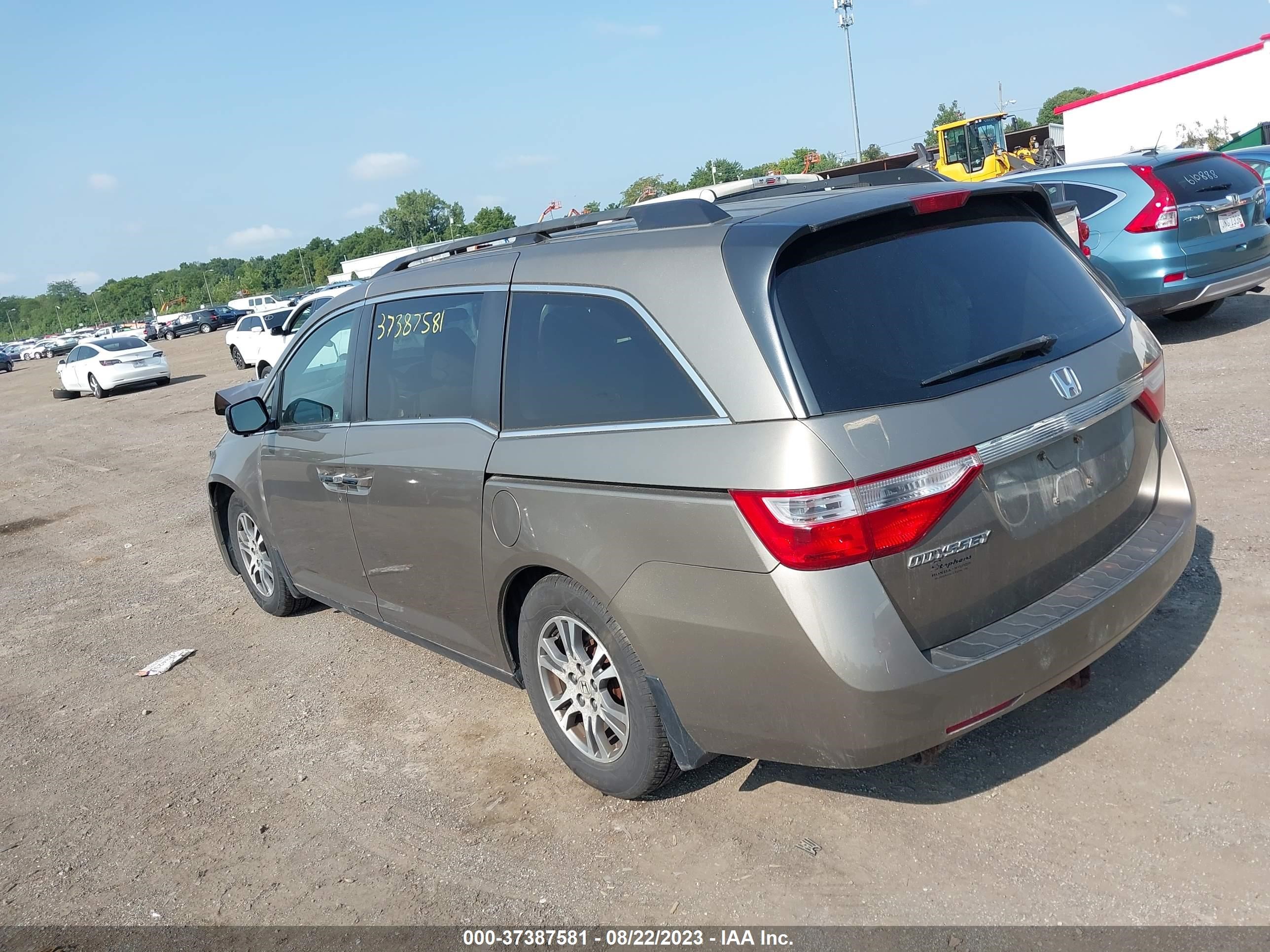 Photo 2 VIN: 5FNRL5H49CB106813 - HONDA ODYSSEY 