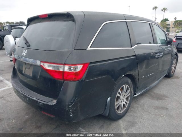 Photo 3 VIN: 5FNRL5H4XBB012275 - HONDA ODYSSEY 