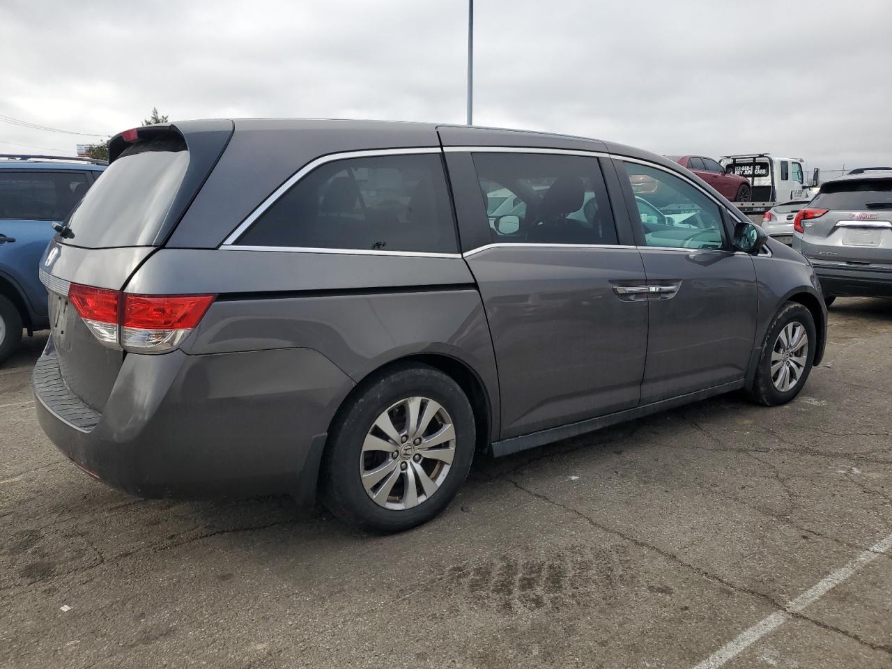 Photo 2 VIN: 5FNRL5H4XFB105710 - HONDA ODYSSEY 