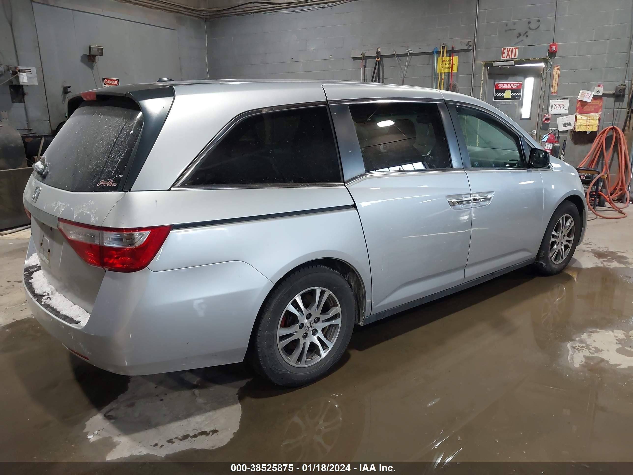 Photo 3 VIN: 5FNRL5H60BB021892 - HONDA ODYSSEY EX 