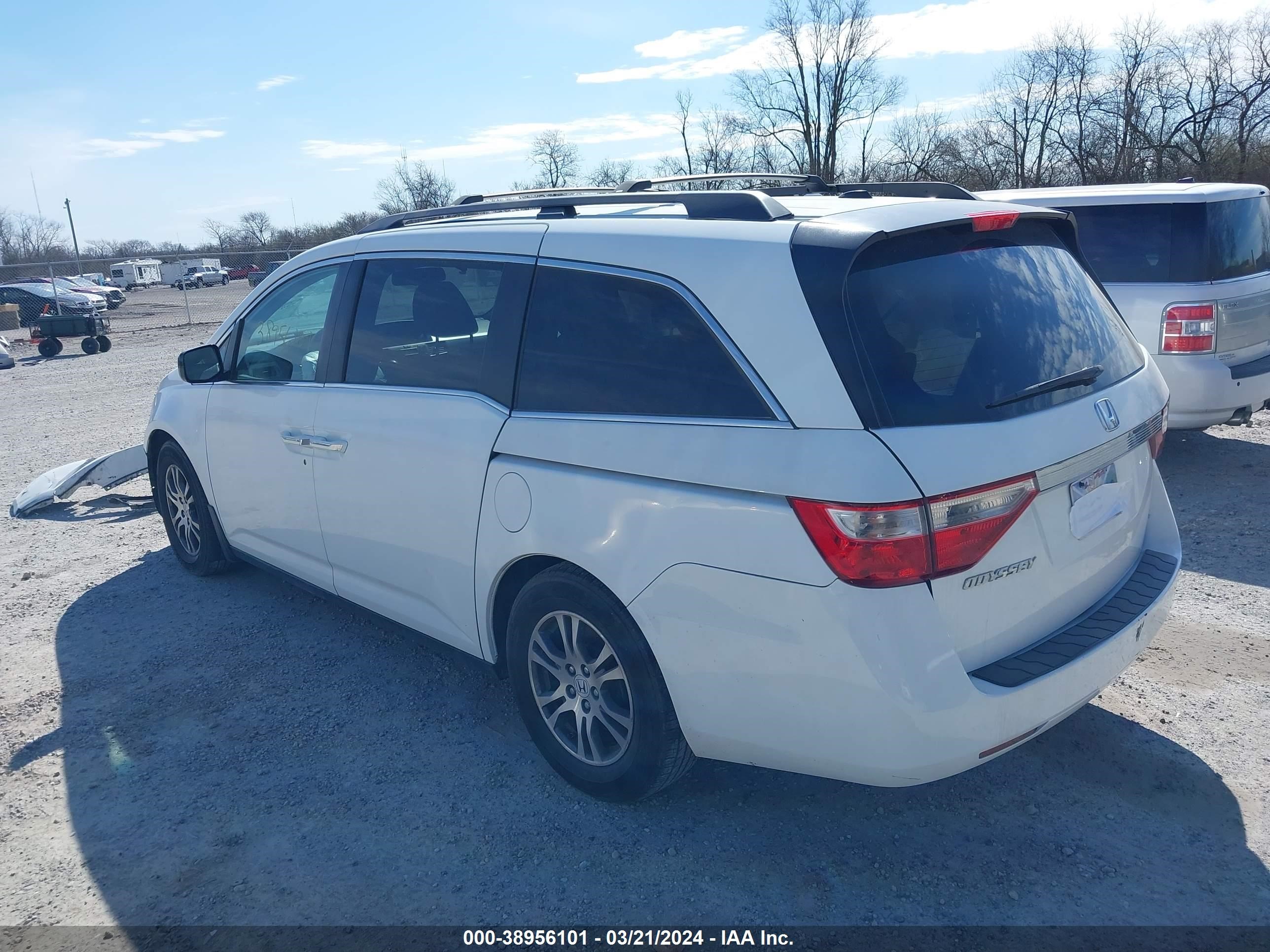 Photo 2 VIN: 5FNRL5H60CB011512 - HONDA ODYSSEY 