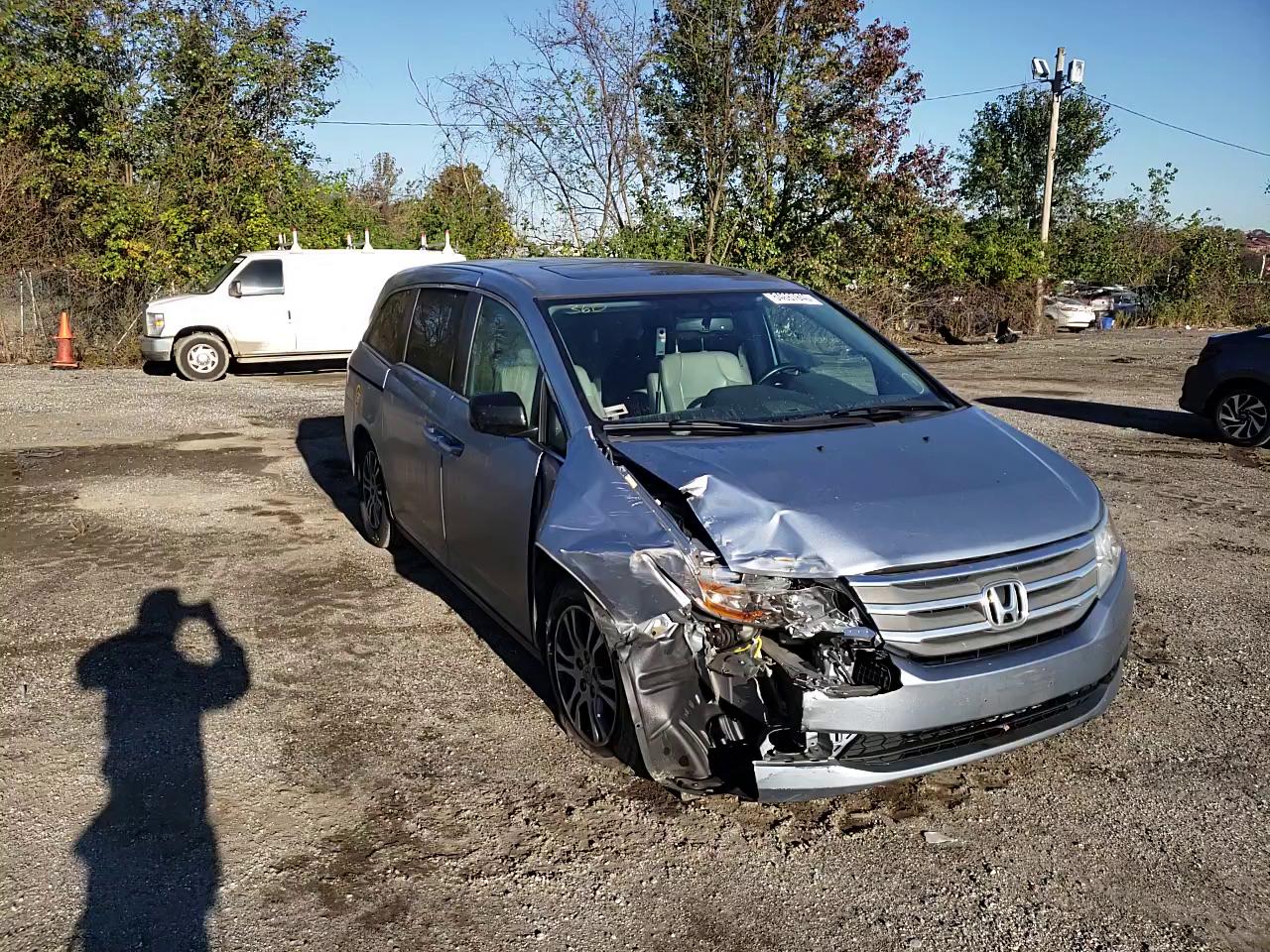 Photo 10 VIN: 5FNRL5H60DB043944 - HONDA ODYSSEY EX 