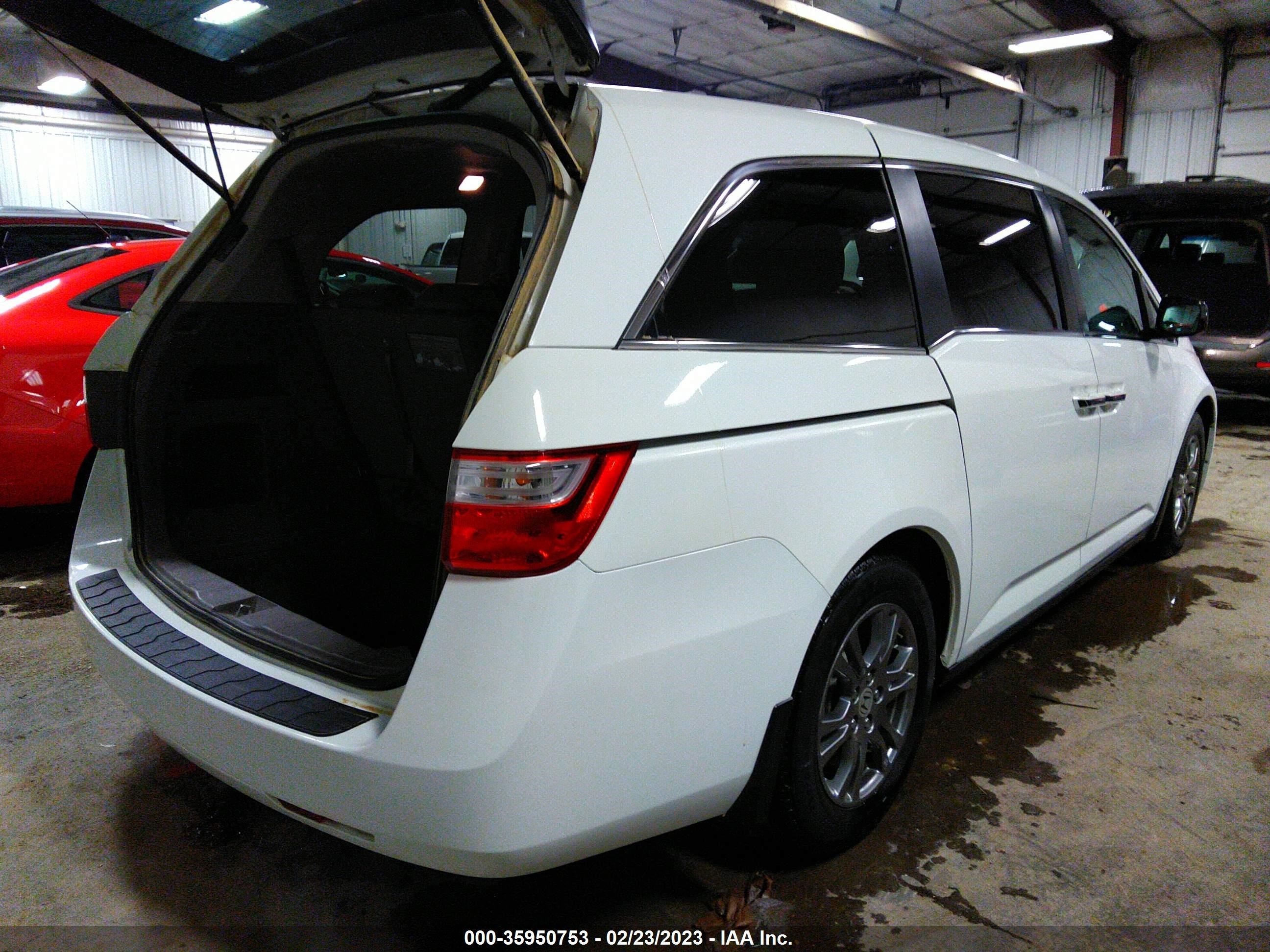 Photo 3 VIN: 5FNRL5H60DB053924 - HONDA ODYSSEY 