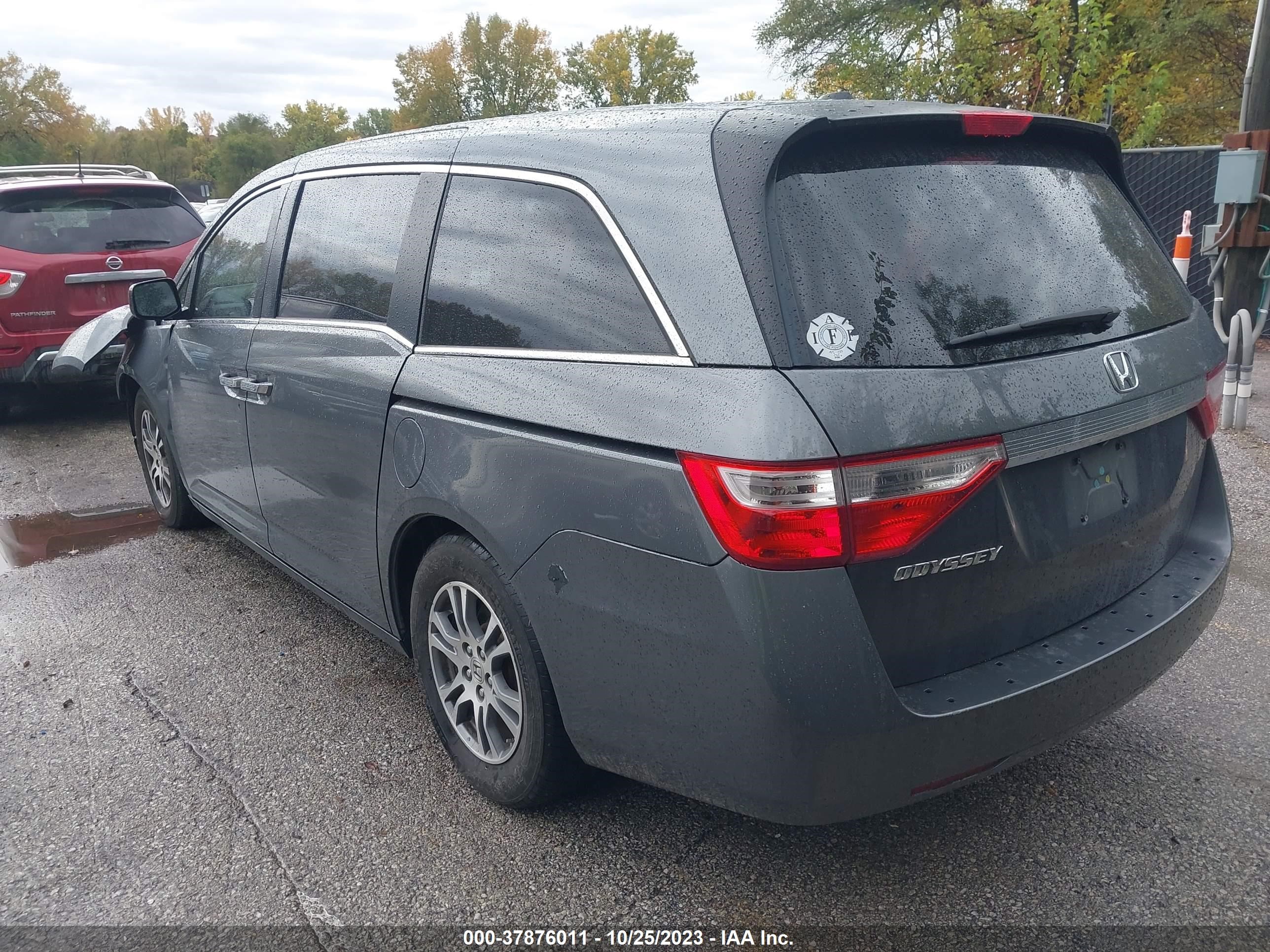 Photo 2 VIN: 5FNRL5H60DB062882 - HONDA ODYSSEY 