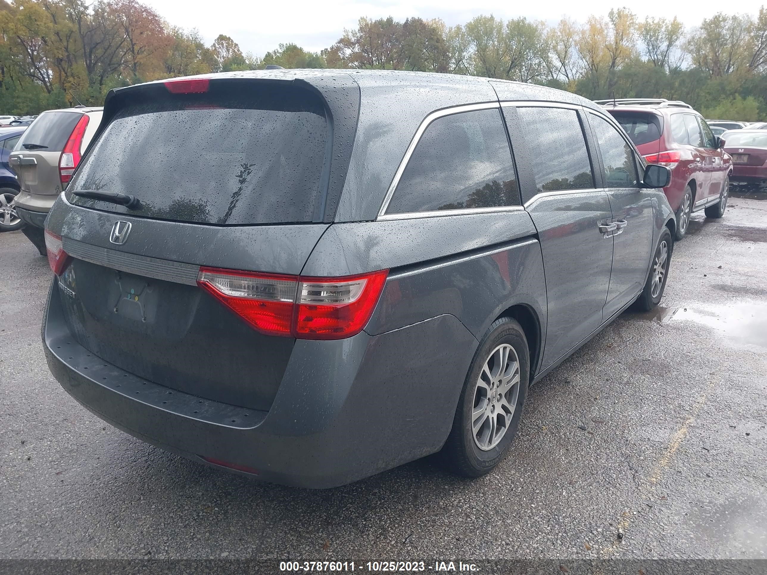 Photo 3 VIN: 5FNRL5H60DB062882 - HONDA ODYSSEY 