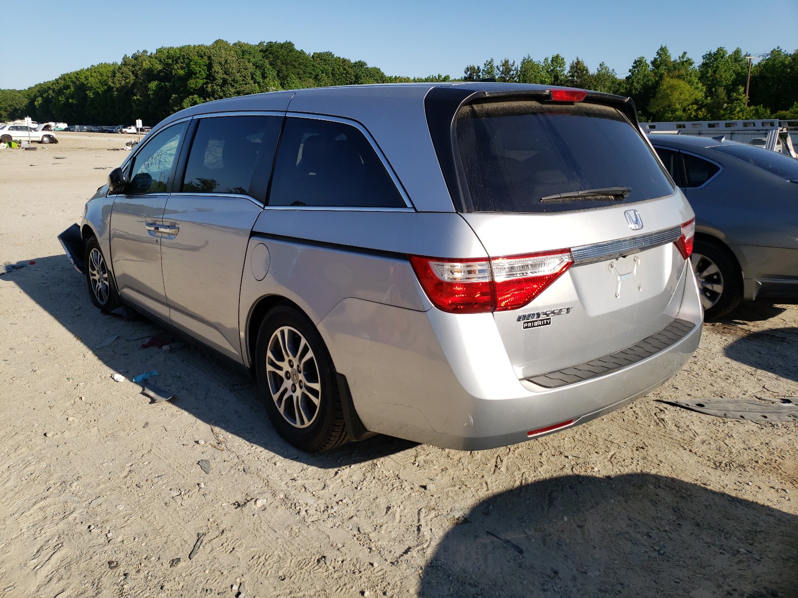 Photo 2 VIN: 5FNRL5H60DB082999 - HONDA ODYSSEY 