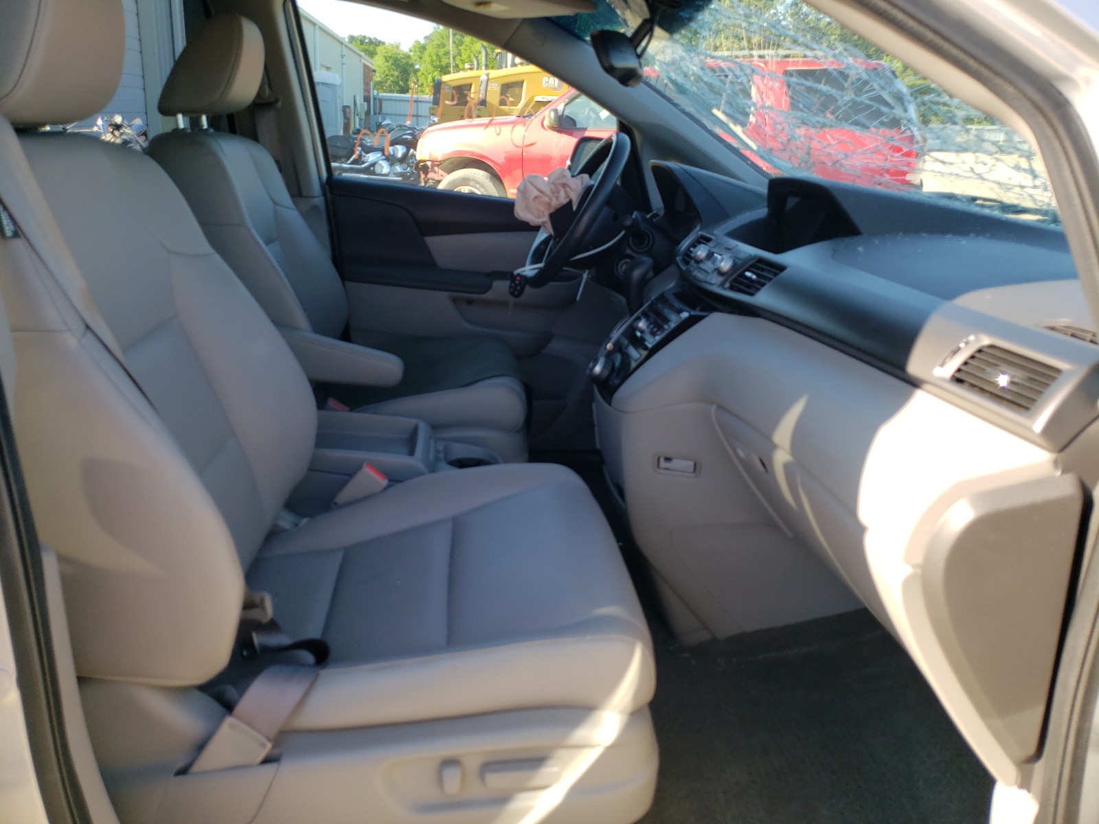 Photo 4 VIN: 5FNRL5H60DB082999 - HONDA ODYSSEY 