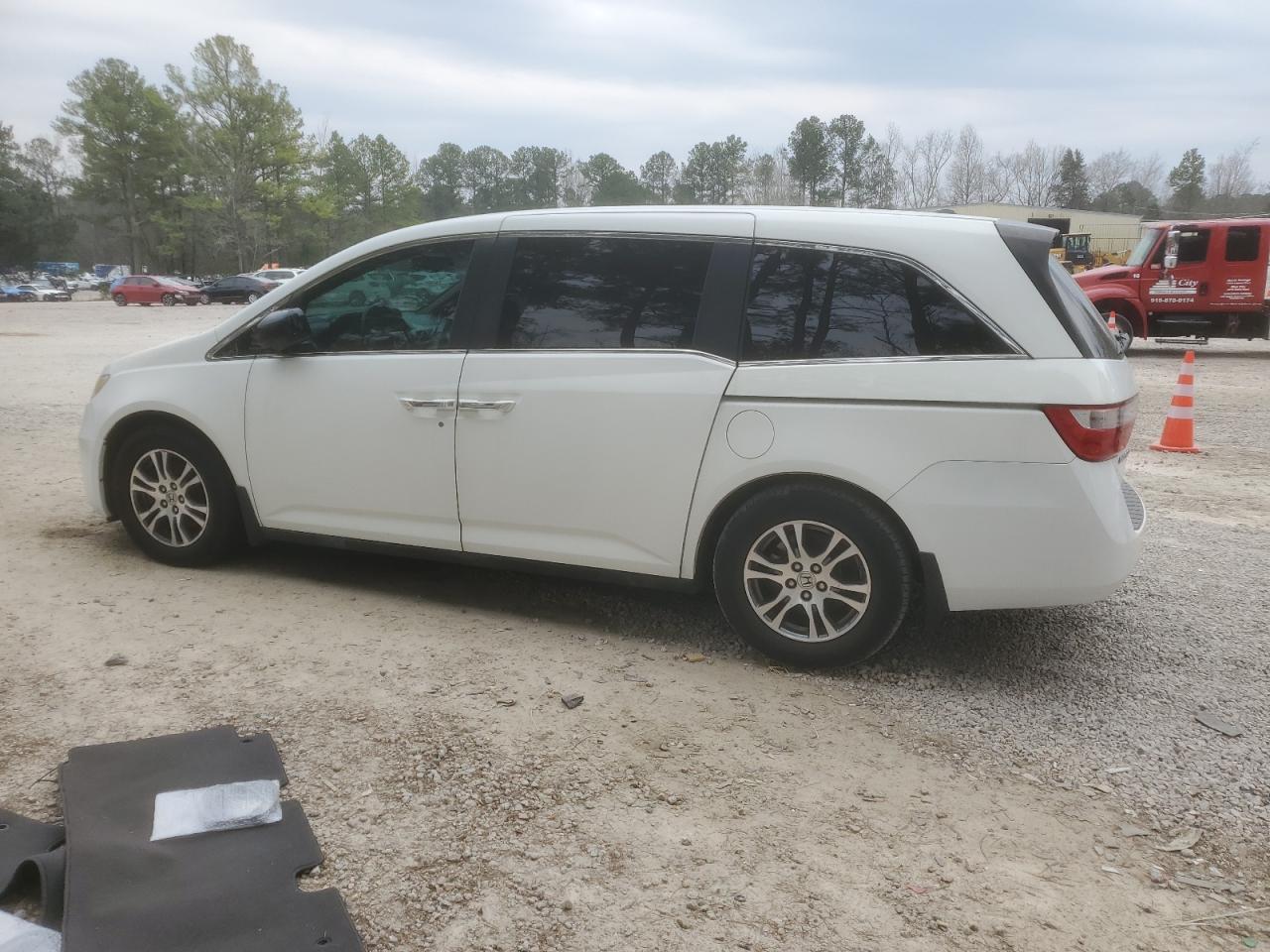 Photo 1 VIN: 5FNRL5H60DB083098 - HONDA ODYSSEY EX 