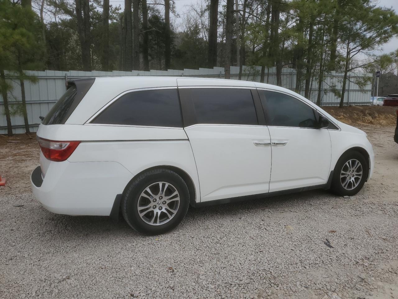 Photo 2 VIN: 5FNRL5H60DB083098 - HONDA ODYSSEY EX 