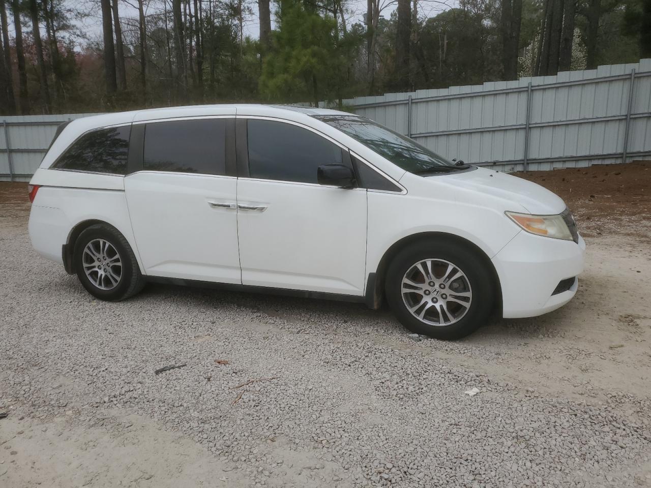 Photo 3 VIN: 5FNRL5H60DB083098 - HONDA ODYSSEY EX 