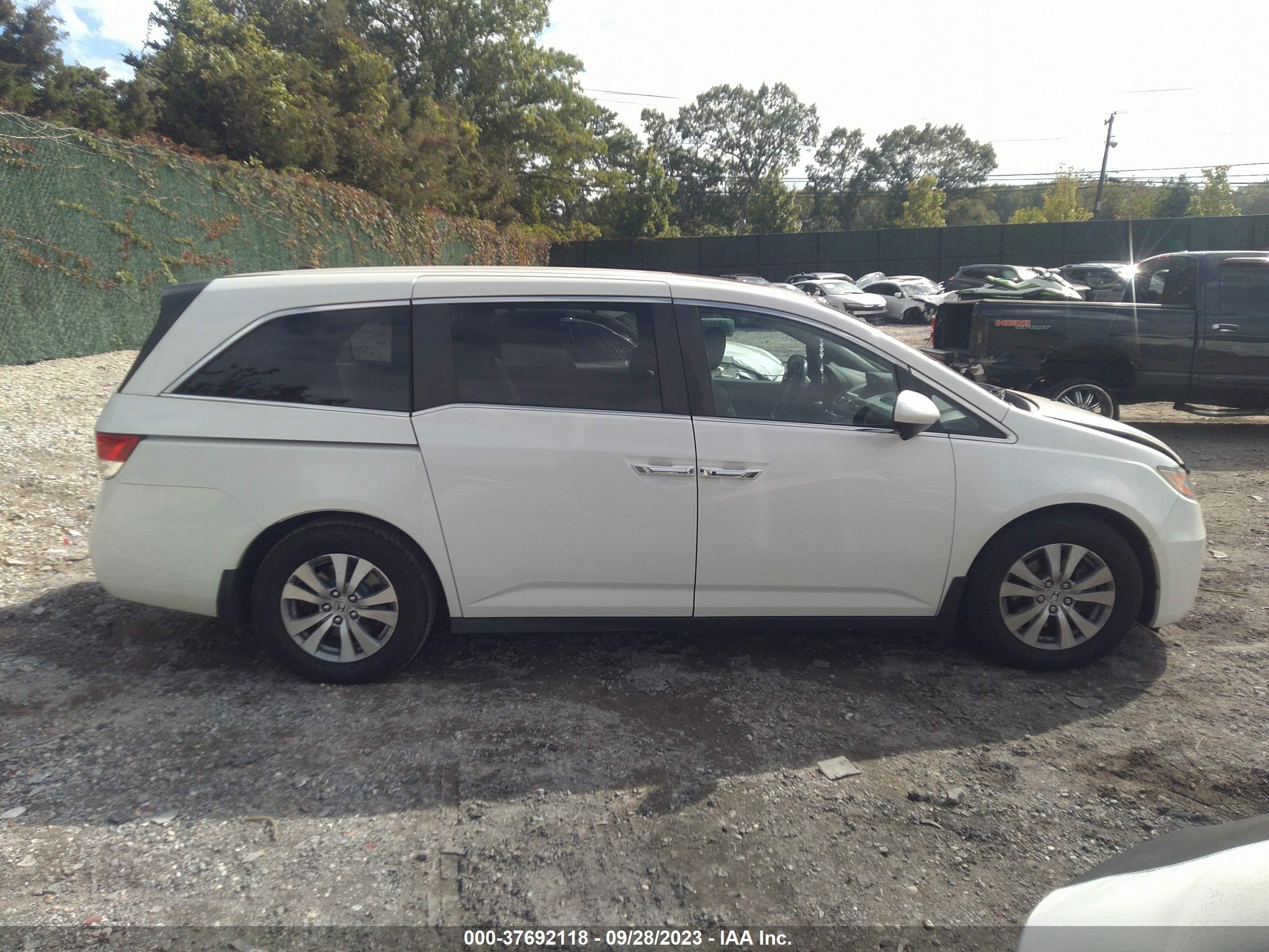 Photo 12 VIN: 5FNRL5H60FB008453 - HONDA ODYSSEY 