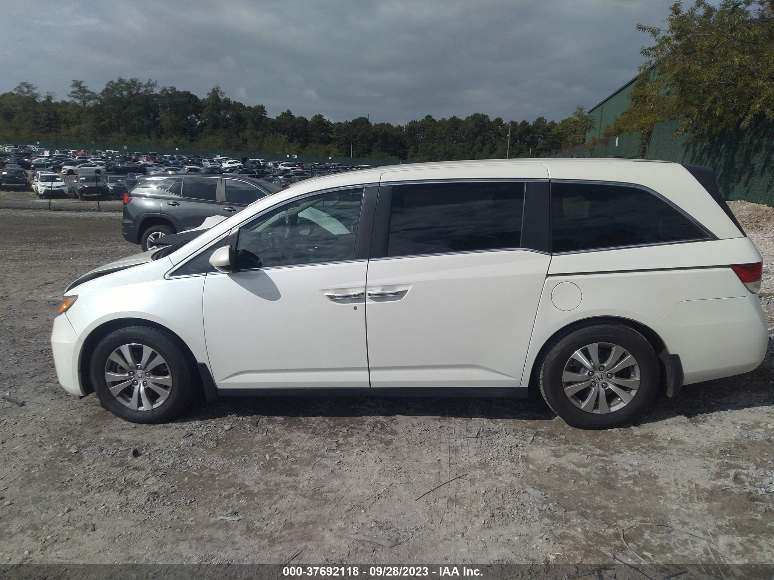 Photo 13 VIN: 5FNRL5H60FB008453 - HONDA ODYSSEY 