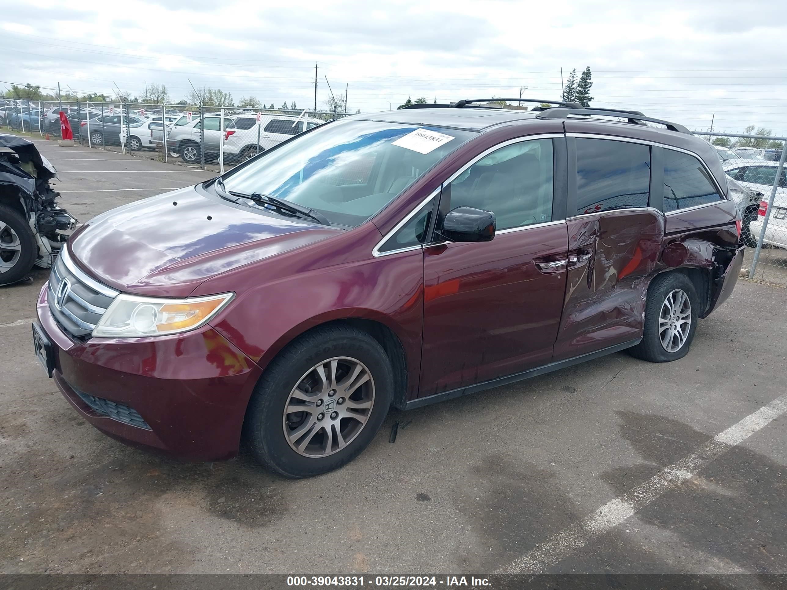 Photo 1 VIN: 5FNRL5H61BB034716 - HONDA ODYSSEY 