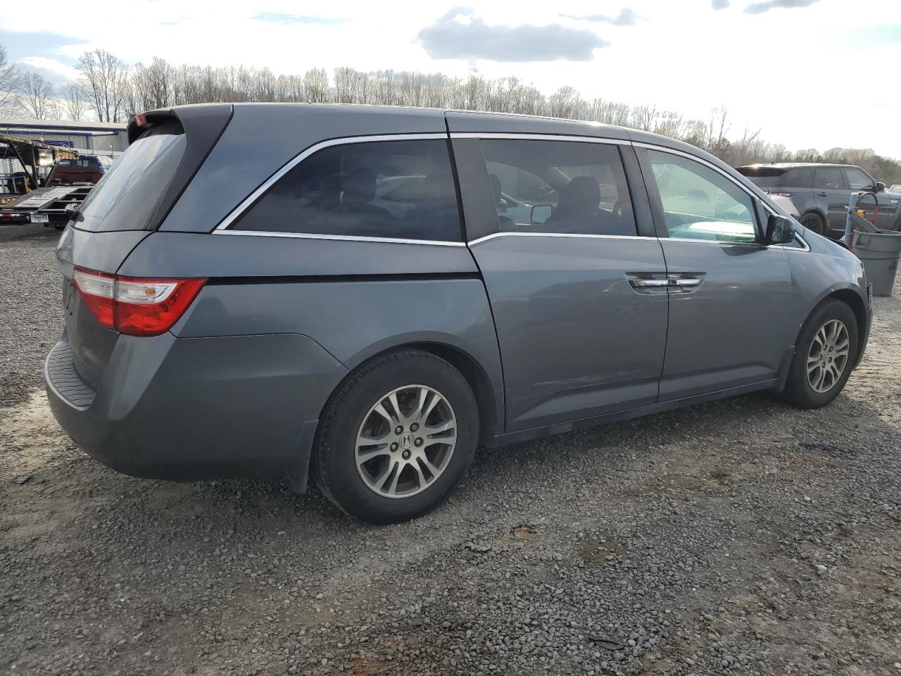 Photo 2 VIN: 5FNRL5H61DB053057 - HONDA ODYSSEY 