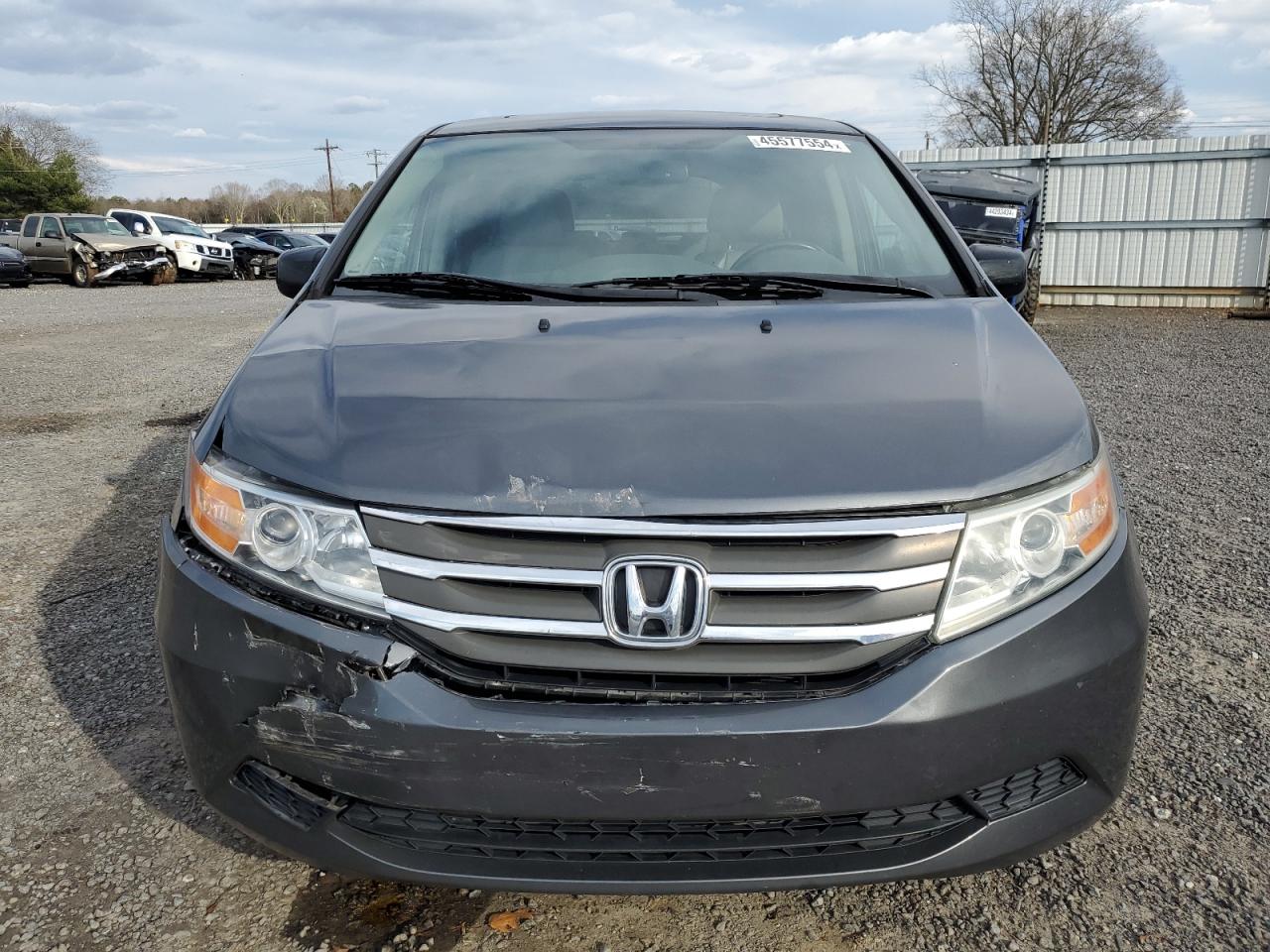 Photo 4 VIN: 5FNRL5H61DB053057 - HONDA ODYSSEY 