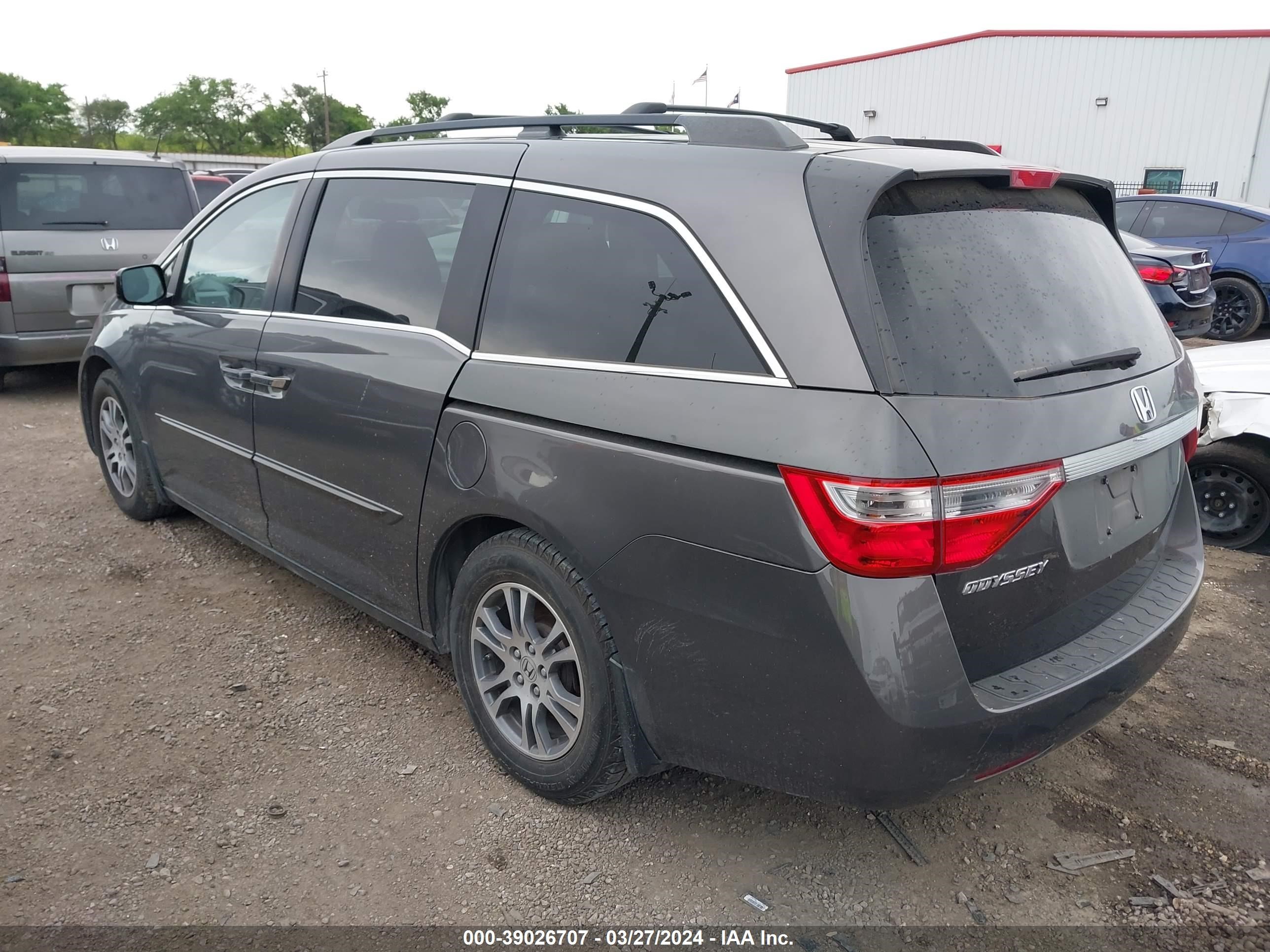 Photo 2 VIN: 5FNRL5H61DB072577 - HONDA ODYSSEY 