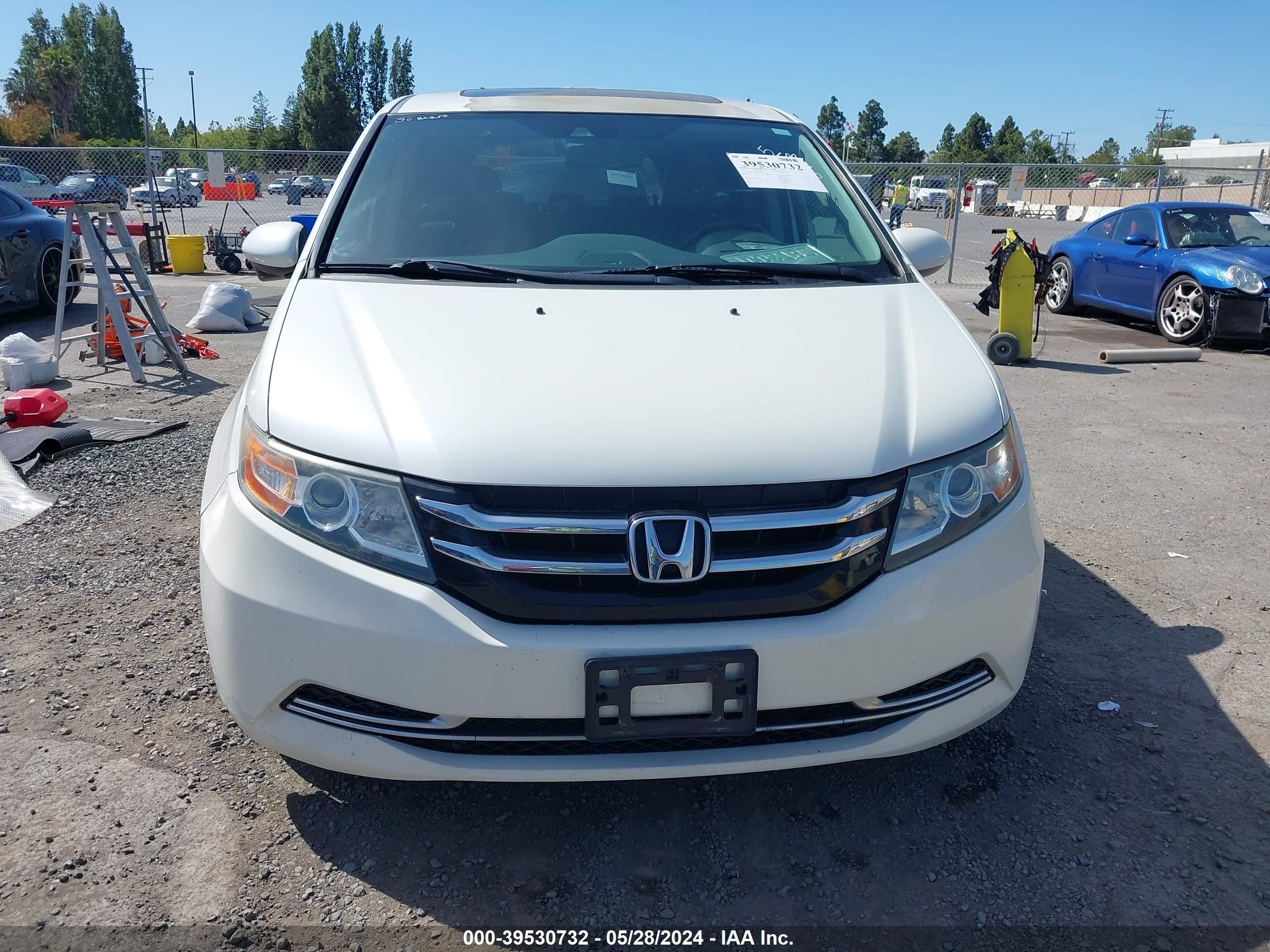 Photo 11 VIN: 5FNRL5H61EB024336 - HONDA ODYSSEY 