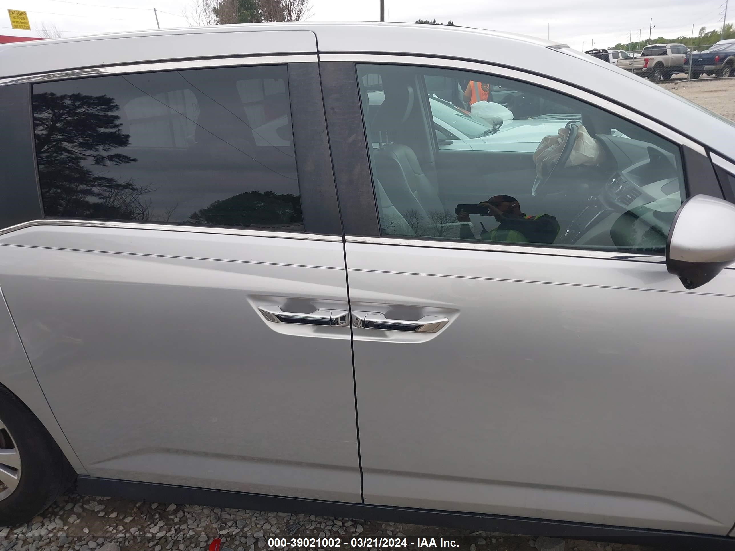 Photo 13 VIN: 5FNRL5H61EB125523 - HONDA ODYSSEY 