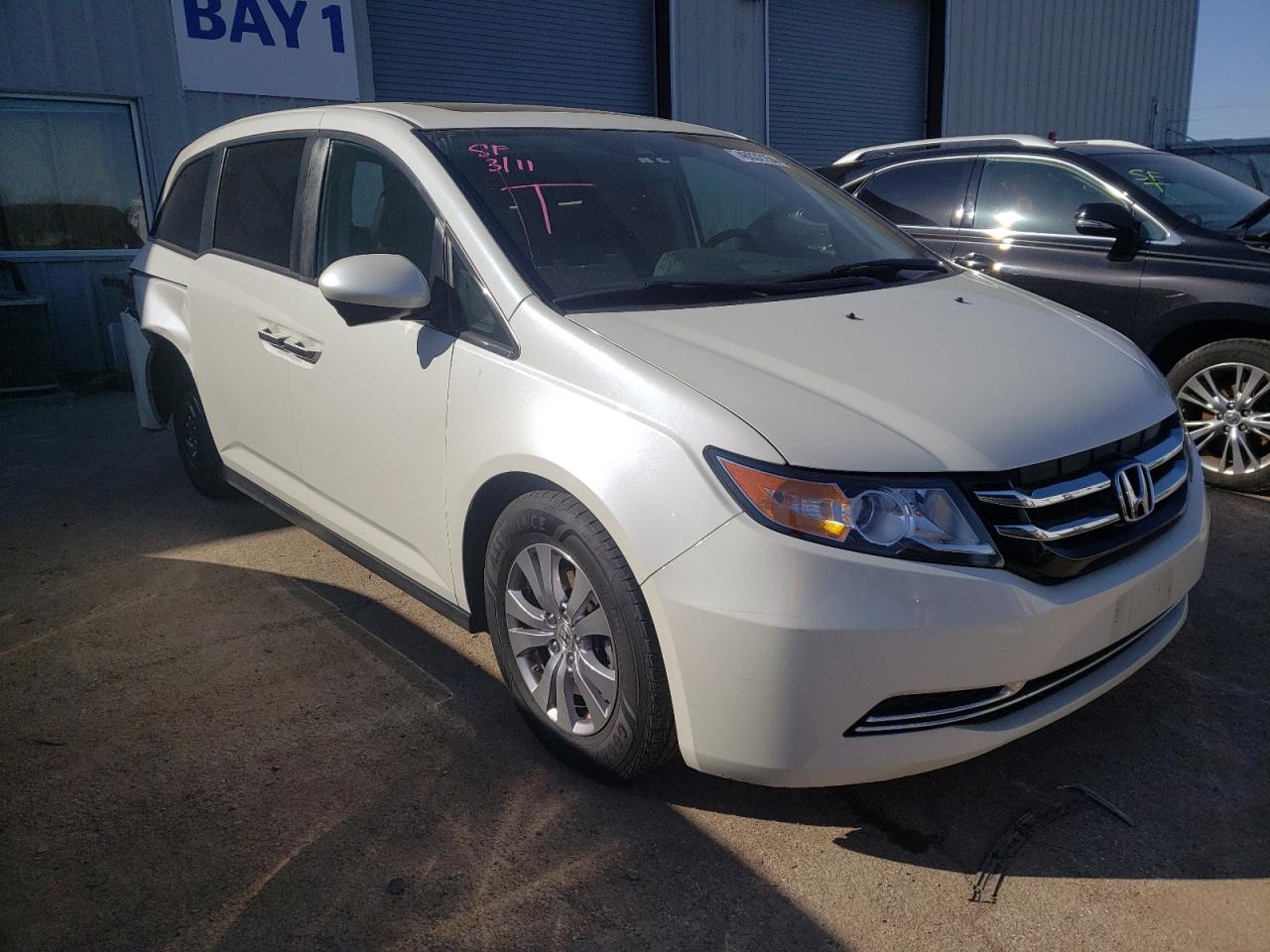 Photo 3 VIN: 5FNRL5H61GB011931 - HONDA ODYSSEY 