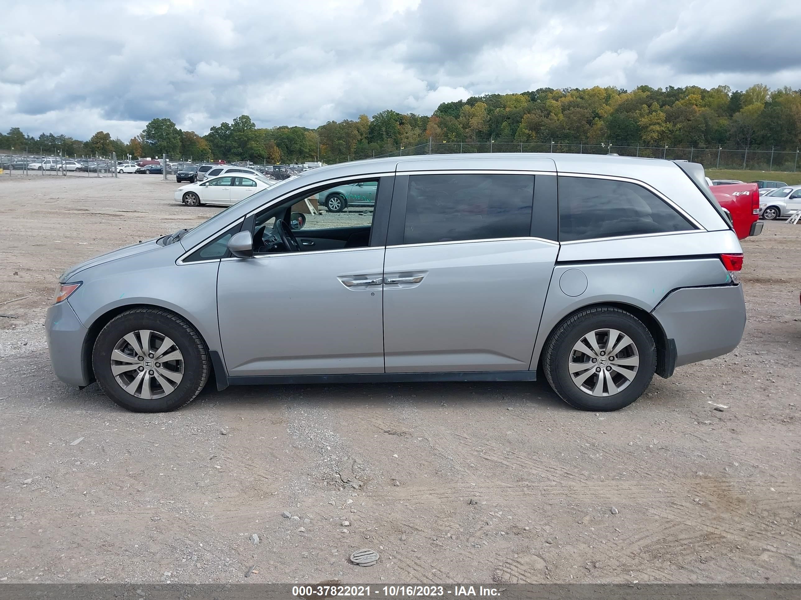 Photo 14 VIN: 5FNRL5H61GB036277 - HONDA ODYSSEY 