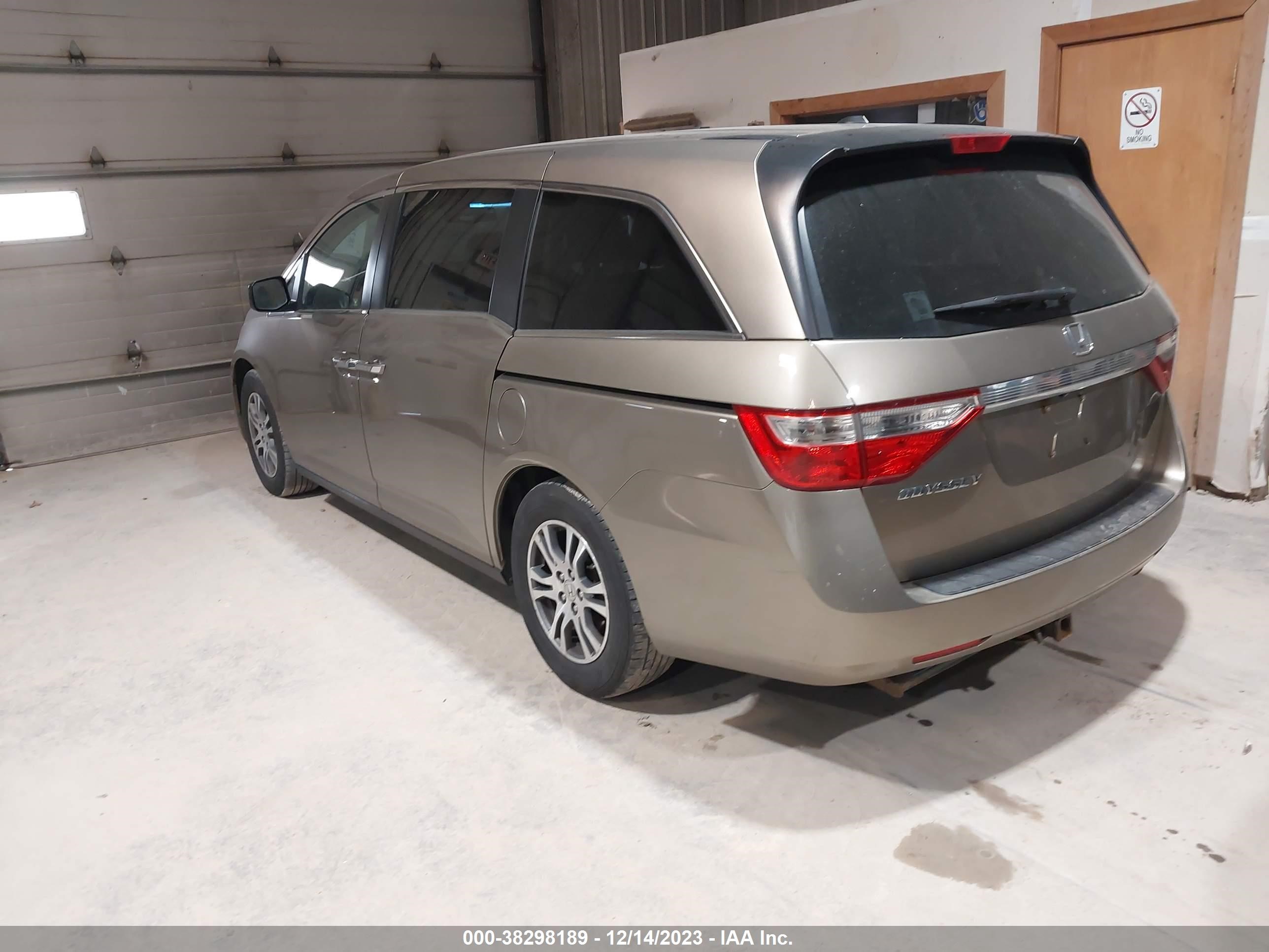 Photo 2 VIN: 5FNRL5H62BB027645 - HONDA ODYSSEY 