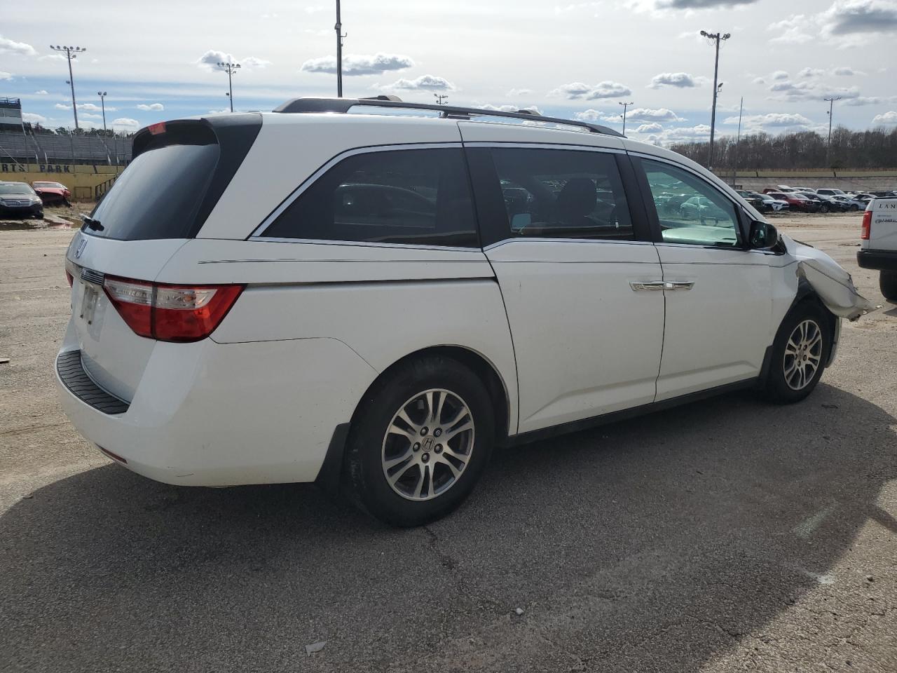 Photo 2 VIN: 5FNRL5H62DB031360 - HONDA ODYSSEY 