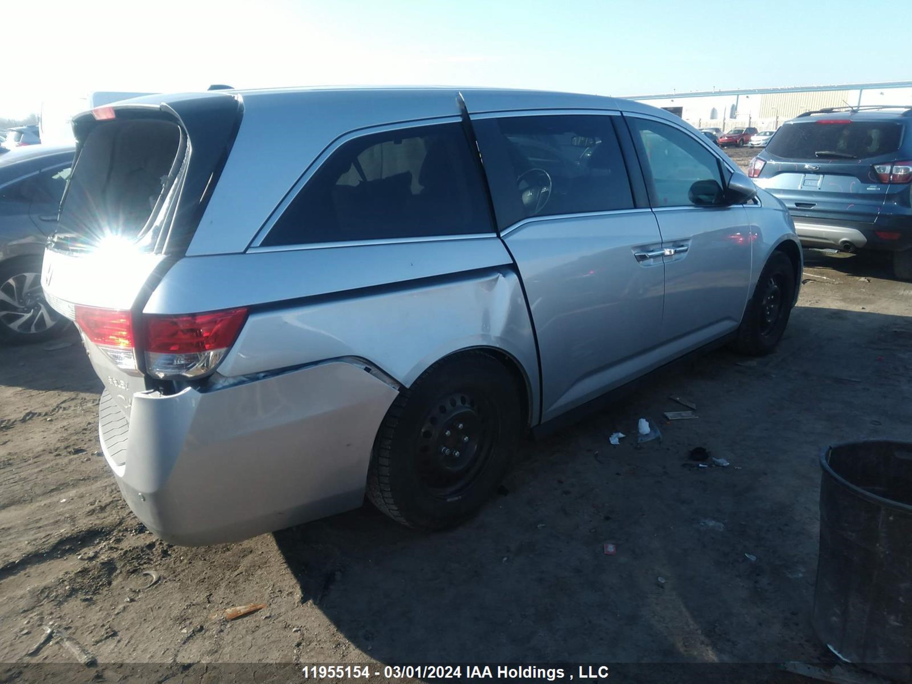 Photo 3 VIN: 5FNRL5H62FB504161 - HONDA ODYSSEY 