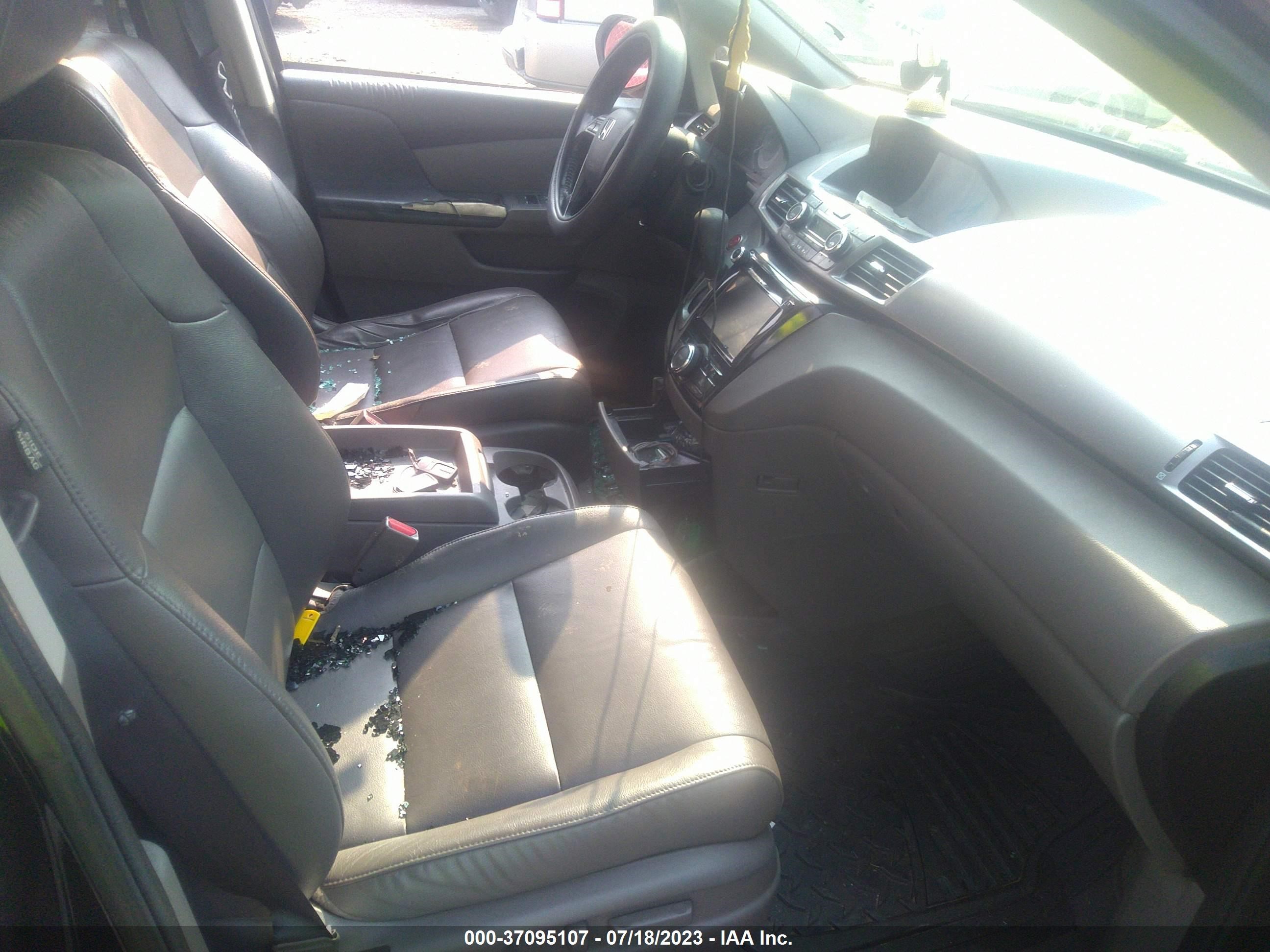 Photo 4 VIN: 5FNRL5H62GB003952 - HONDA ODYSSEY 