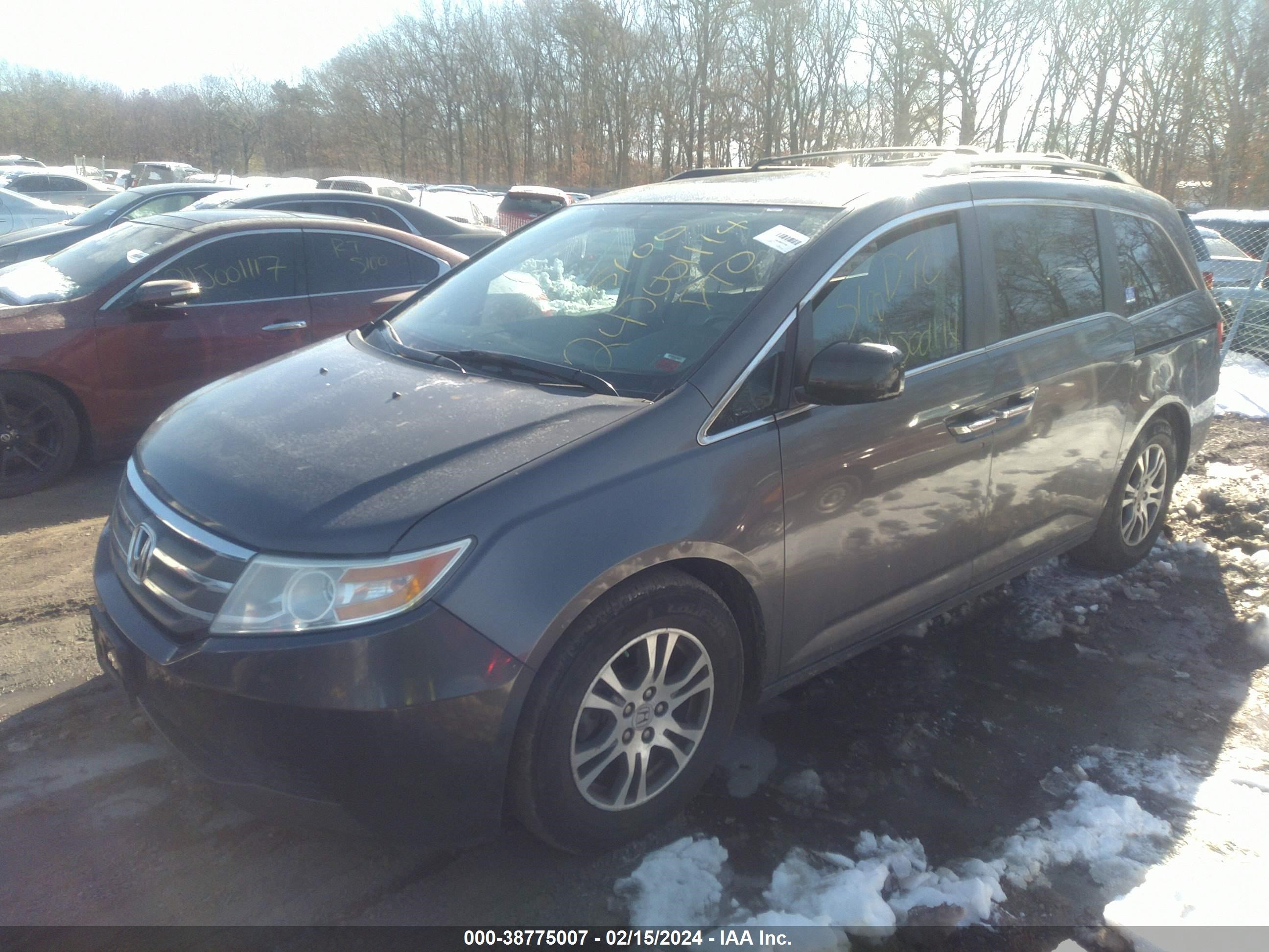 Photo 1 VIN: 5FNRL5H63BB018128 - HONDA ODYSSEY 