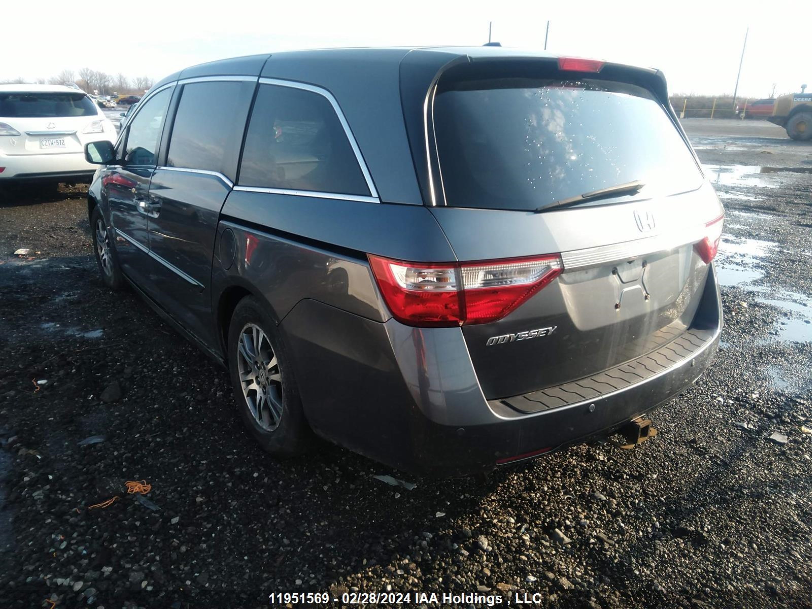 Photo 2 VIN: 5FNRL5H63BB505538 - HONDA ODYSSEY 