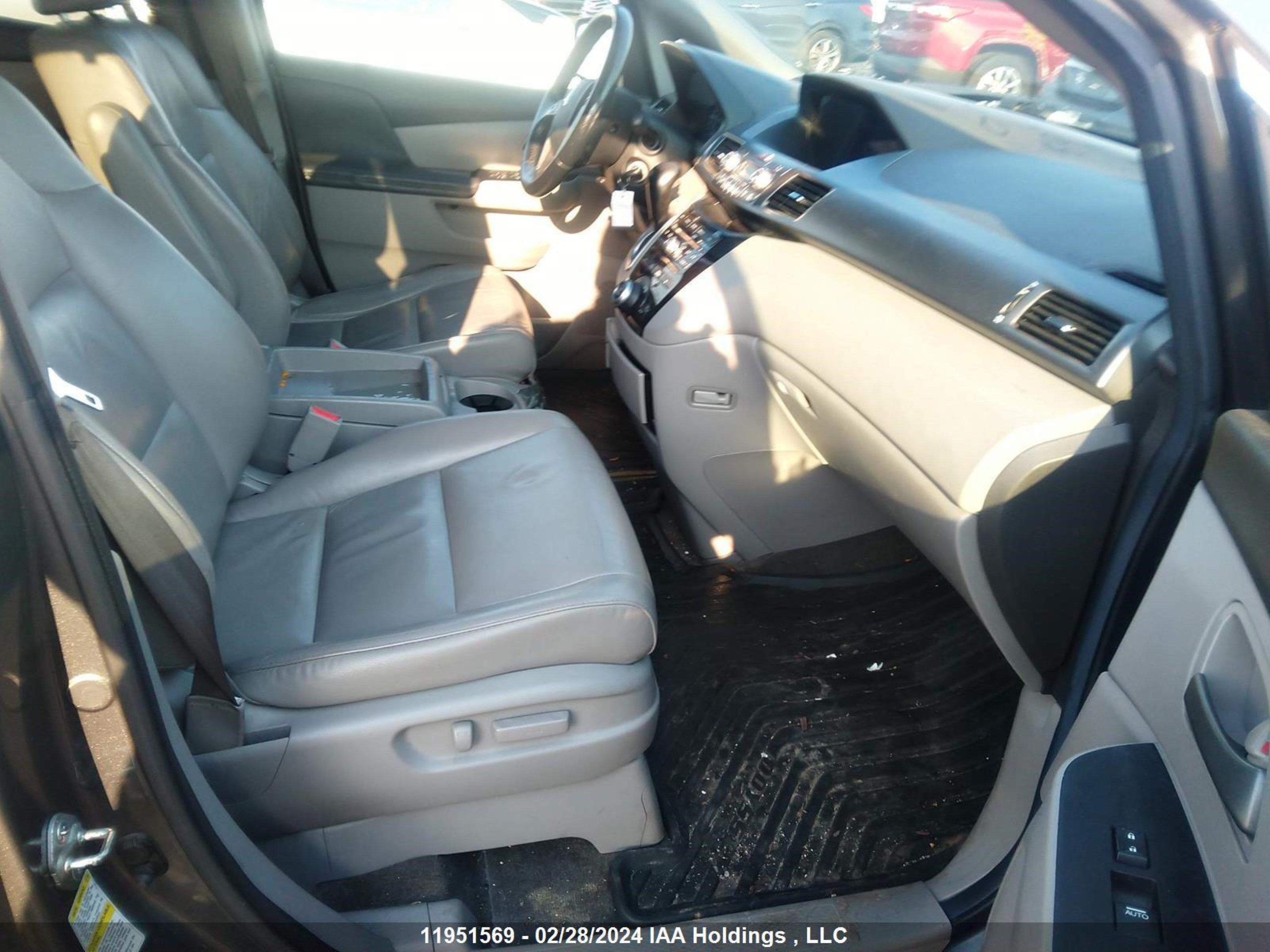 Photo 4 VIN: 5FNRL5H63BB505538 - HONDA ODYSSEY 