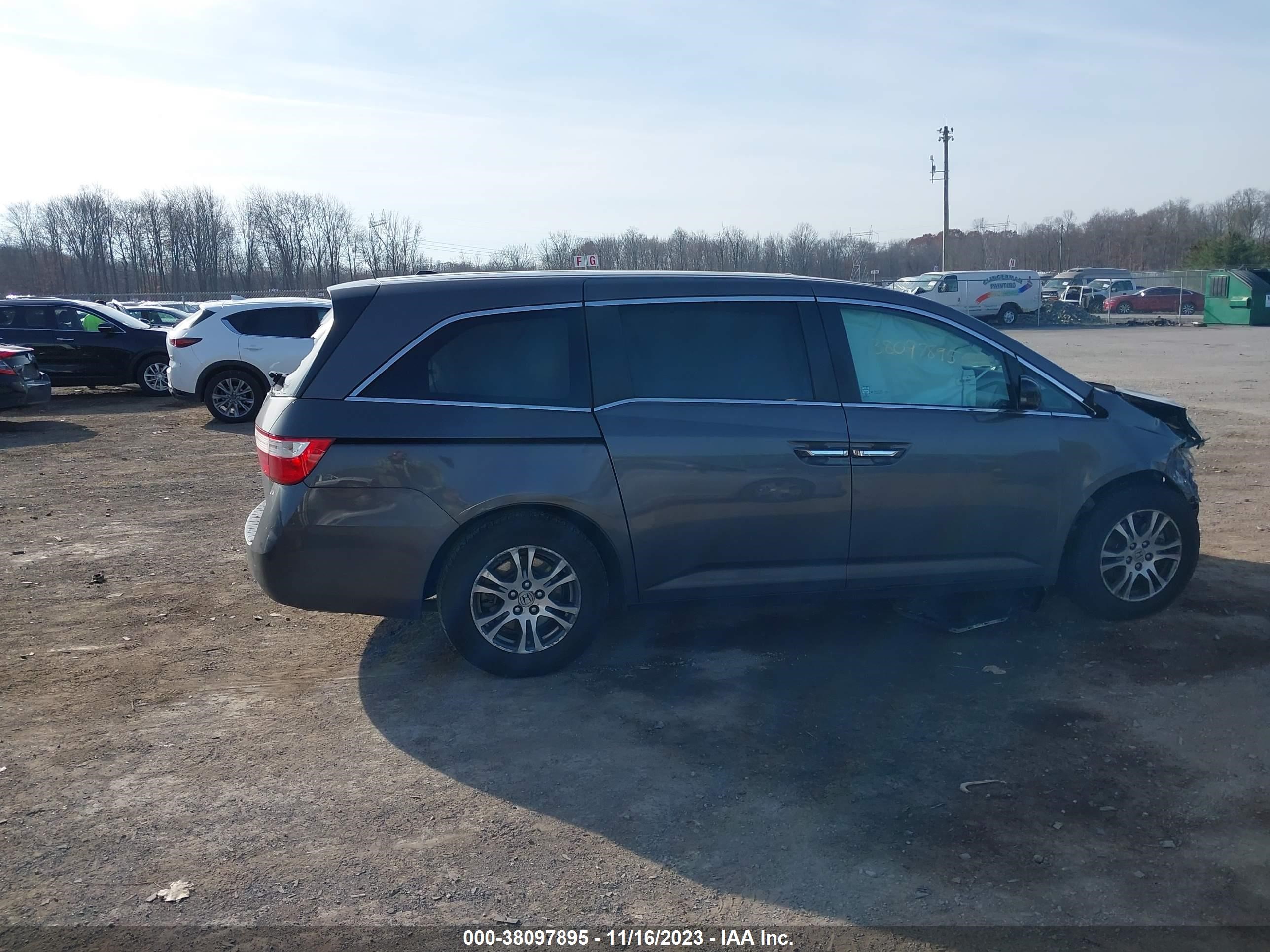 Photo 11 VIN: 5FNRL5H63DB049558 - HONDA ODYSSEY 