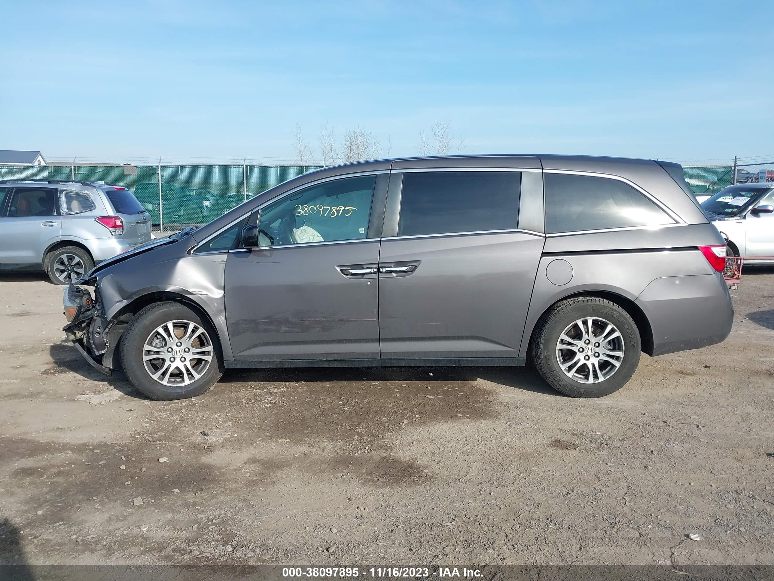 Photo 12 VIN: 5FNRL5H63DB049558 - HONDA ODYSSEY 