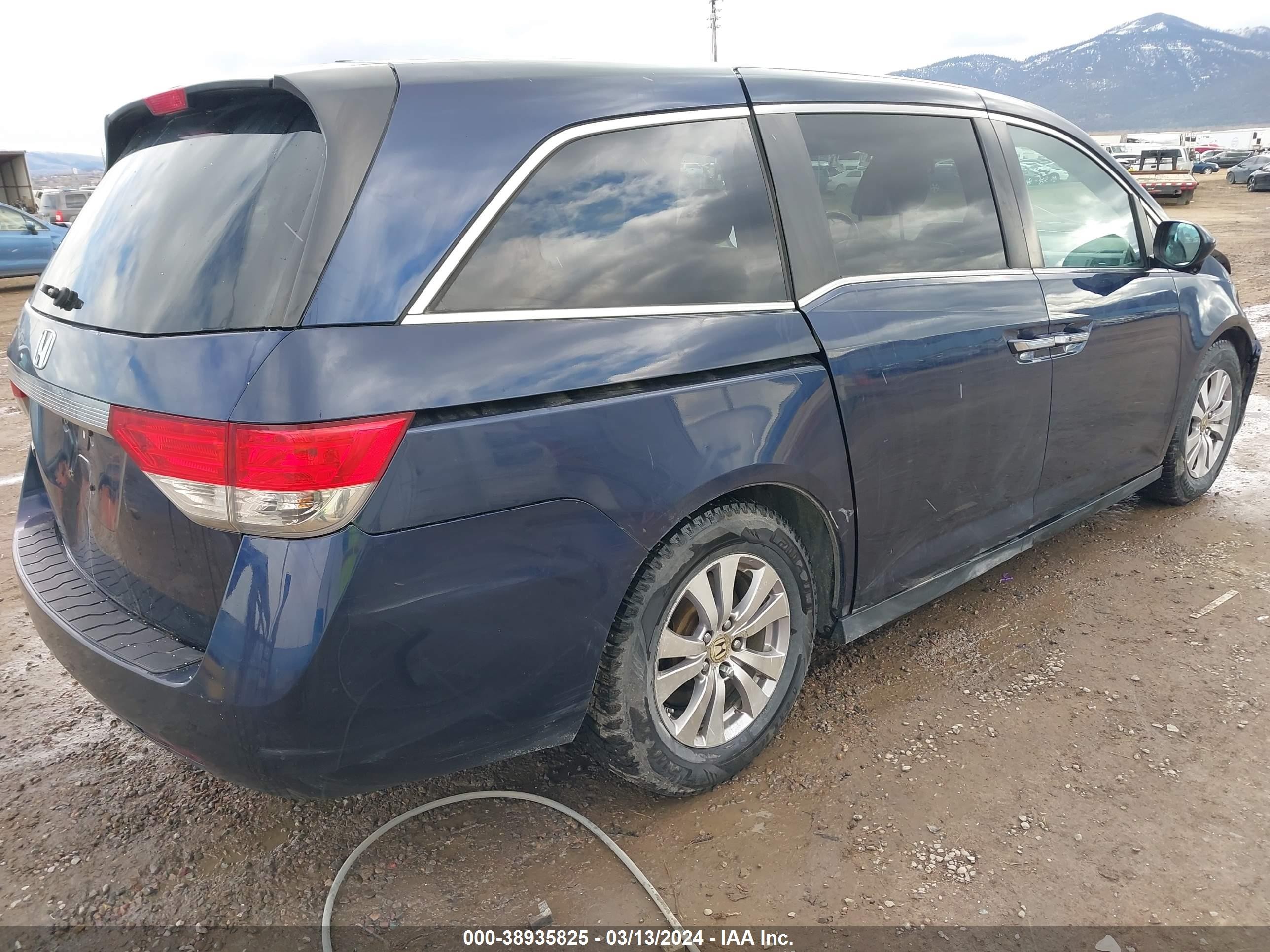 Photo 3 VIN: 5FNRL5H63EB098292 - HONDA ODYSSEY 