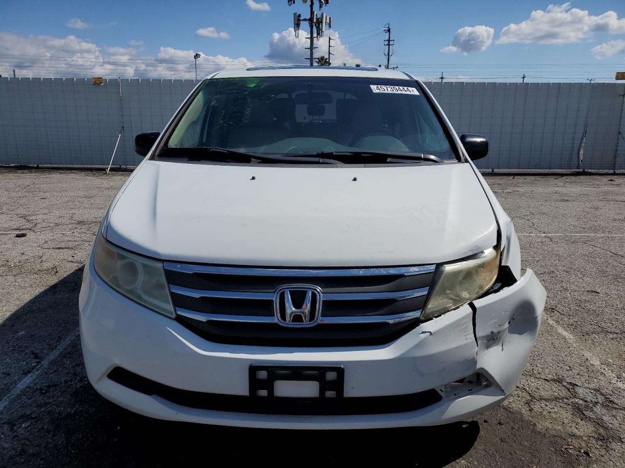 Photo 4 VIN: 5FNRL5H64BB064096 - HONDA ODYSSEY 