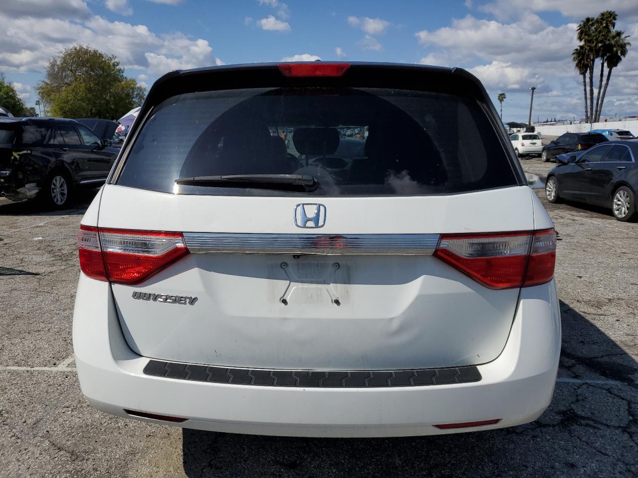 Photo 5 VIN: 5FNRL5H64BB064096 - HONDA ODYSSEY 