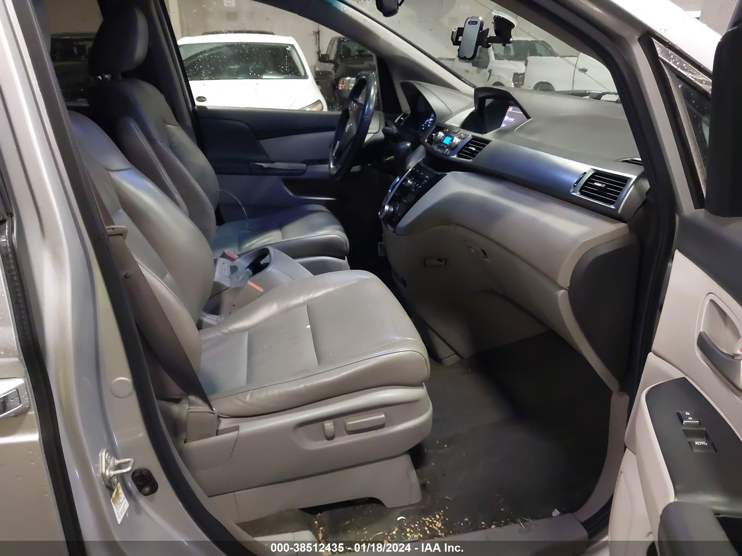 Photo 4 VIN: 5FNRL5H64DB016472 - HONDA ODYSSEY 