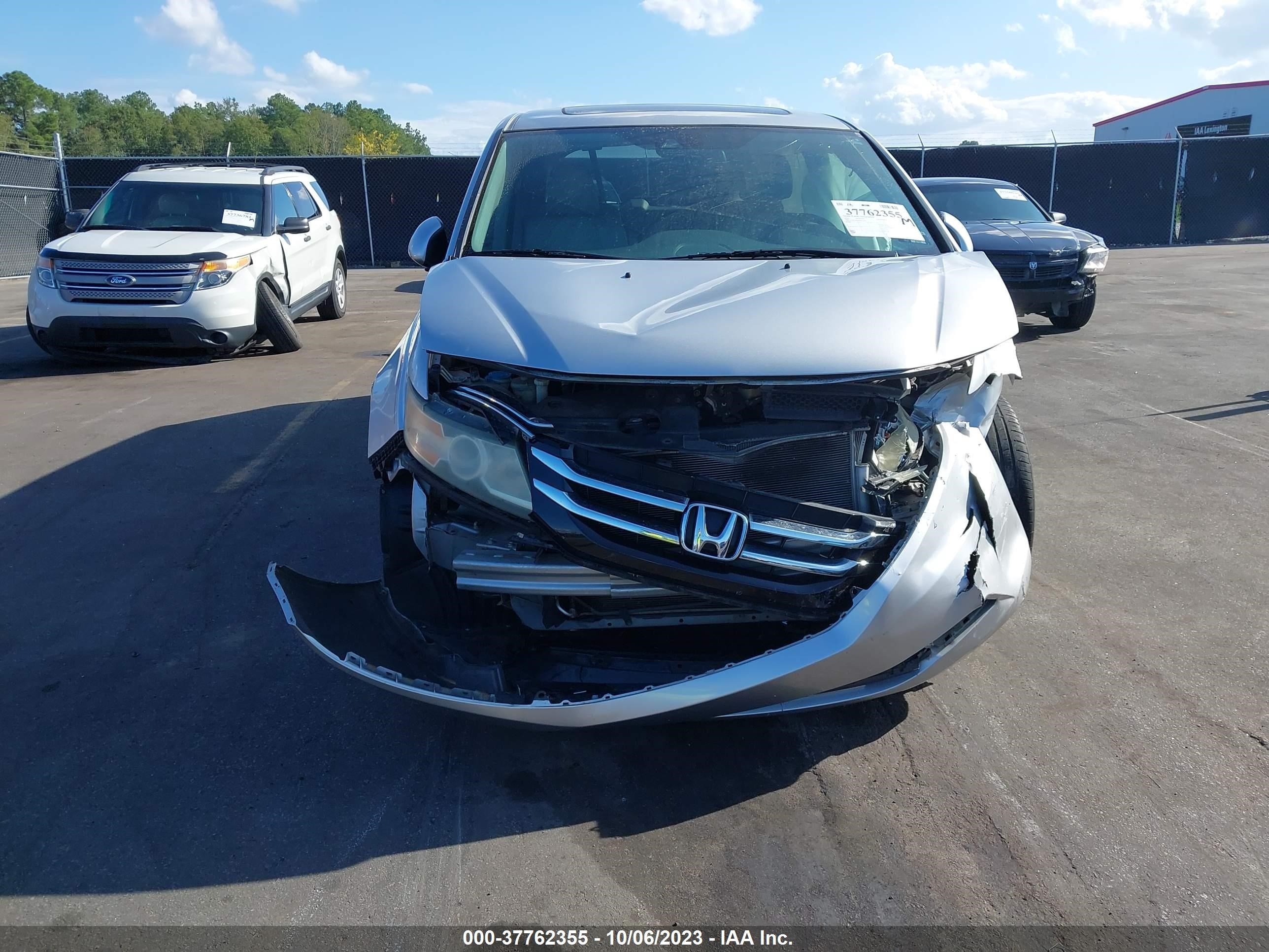 Photo 5 VIN: 5FNRL5H64EB075202 - HONDA ODYSSEY 