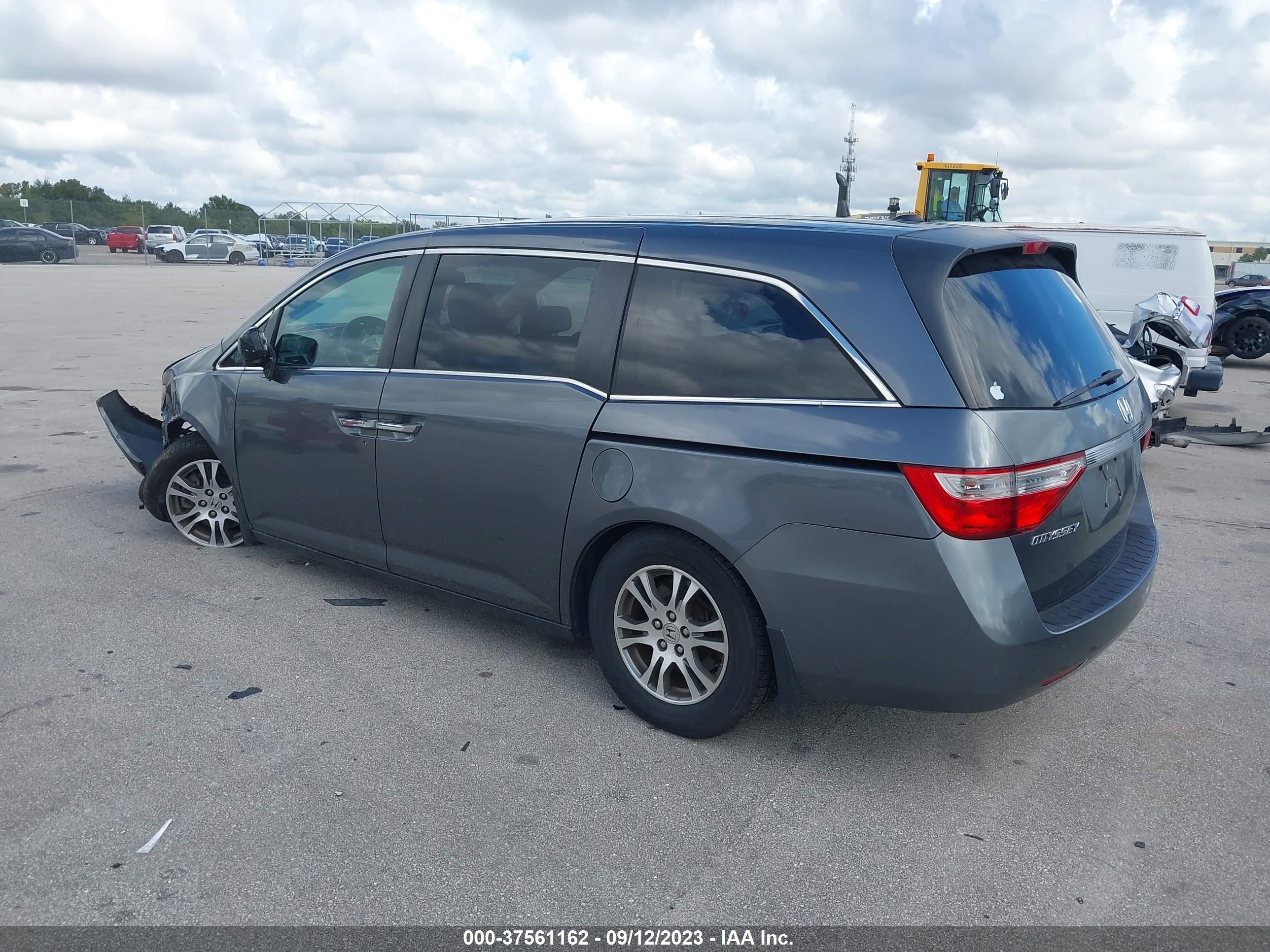 Photo 2 VIN: 5FNRL5H65CB145917 - HONDA ODYSSEY 