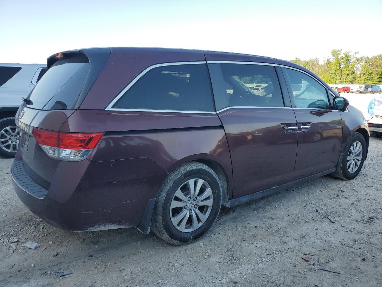 Photo 2 VIN: 5FNRL5H65FB076005 - HONDA ODYSSEY 