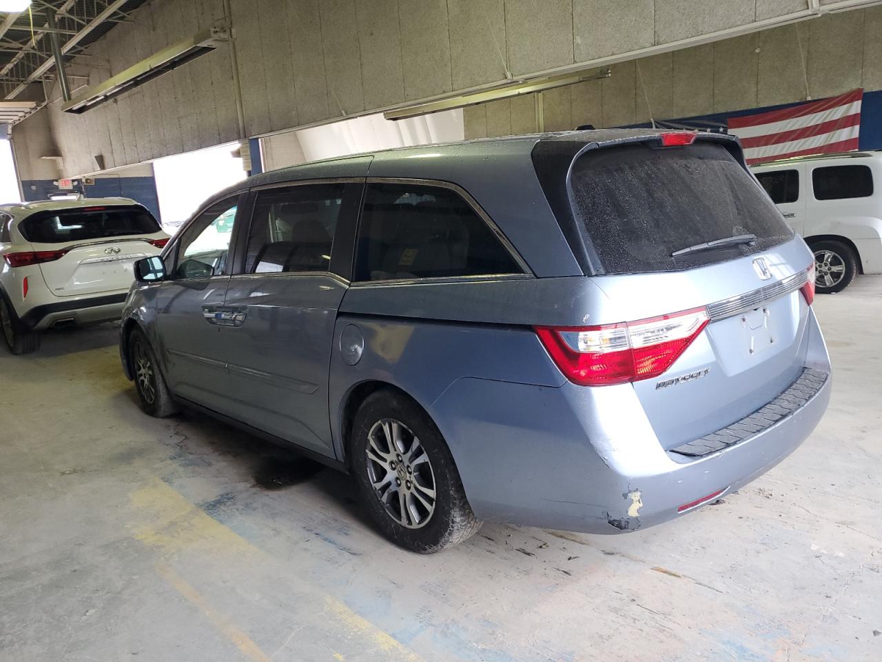 Photo 1 VIN: 5FNRL5H66BB097617 - HONDA ODYSSEY 