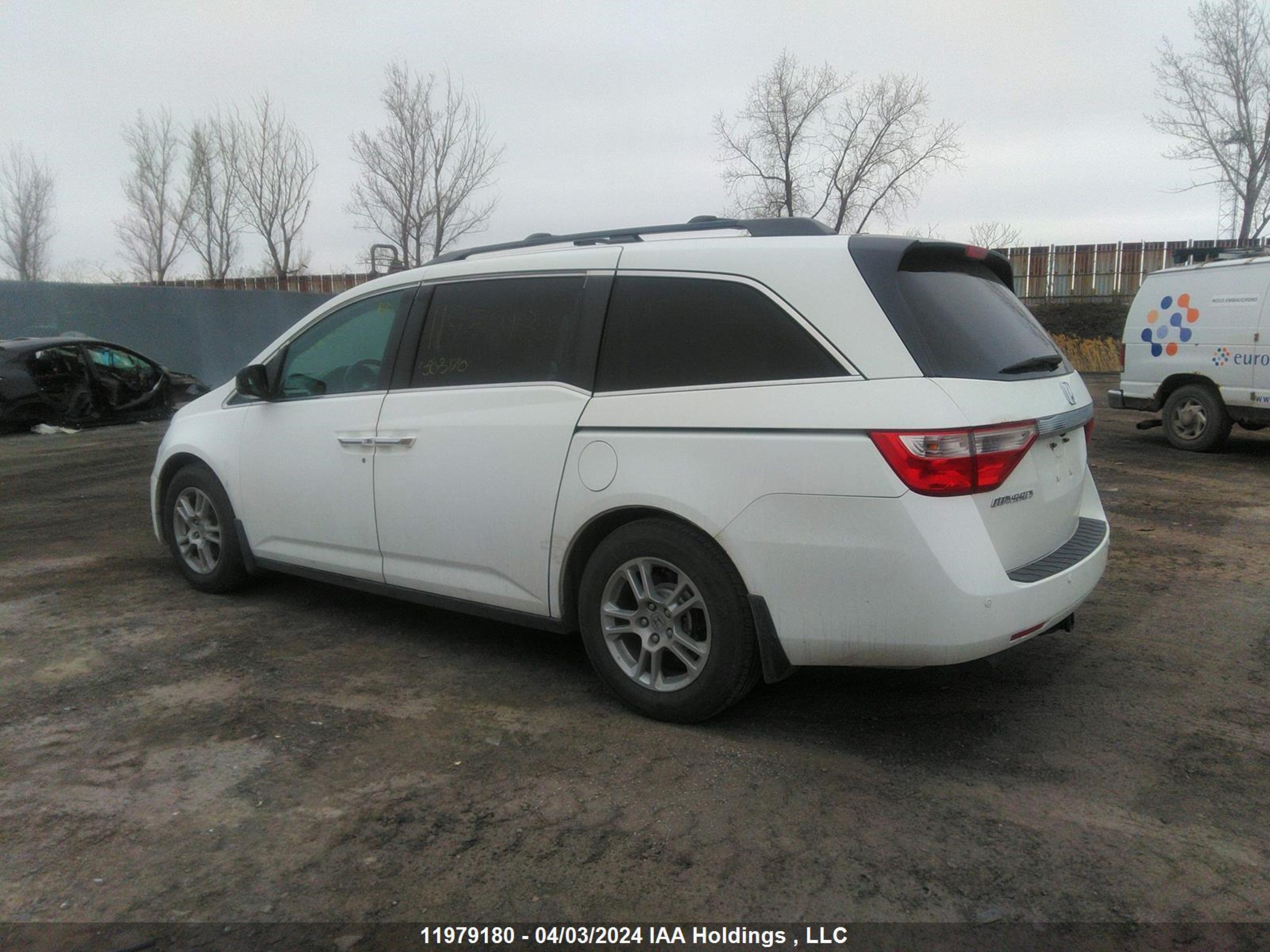 Photo 2 VIN: 5FNRL5H66BB503170 - HONDA ODYSSEY 