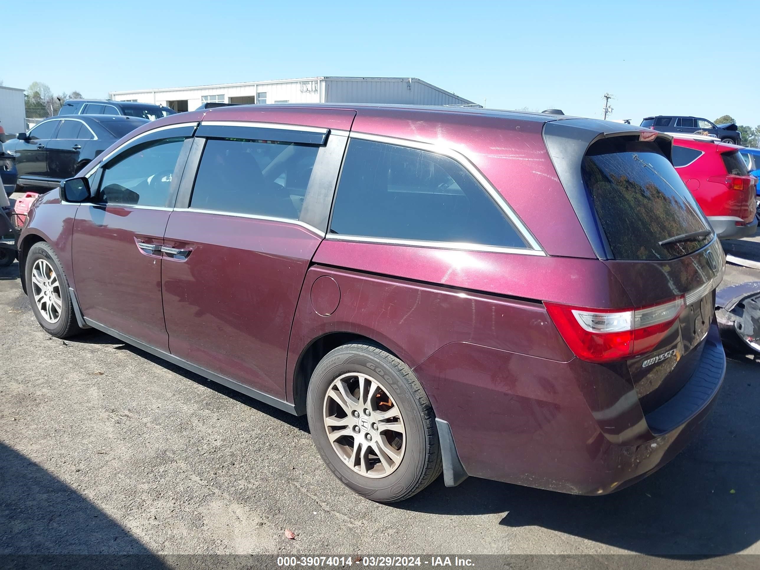 Photo 2 VIN: 5FNRL5H66DB082652 - HONDA ODYSSEY 