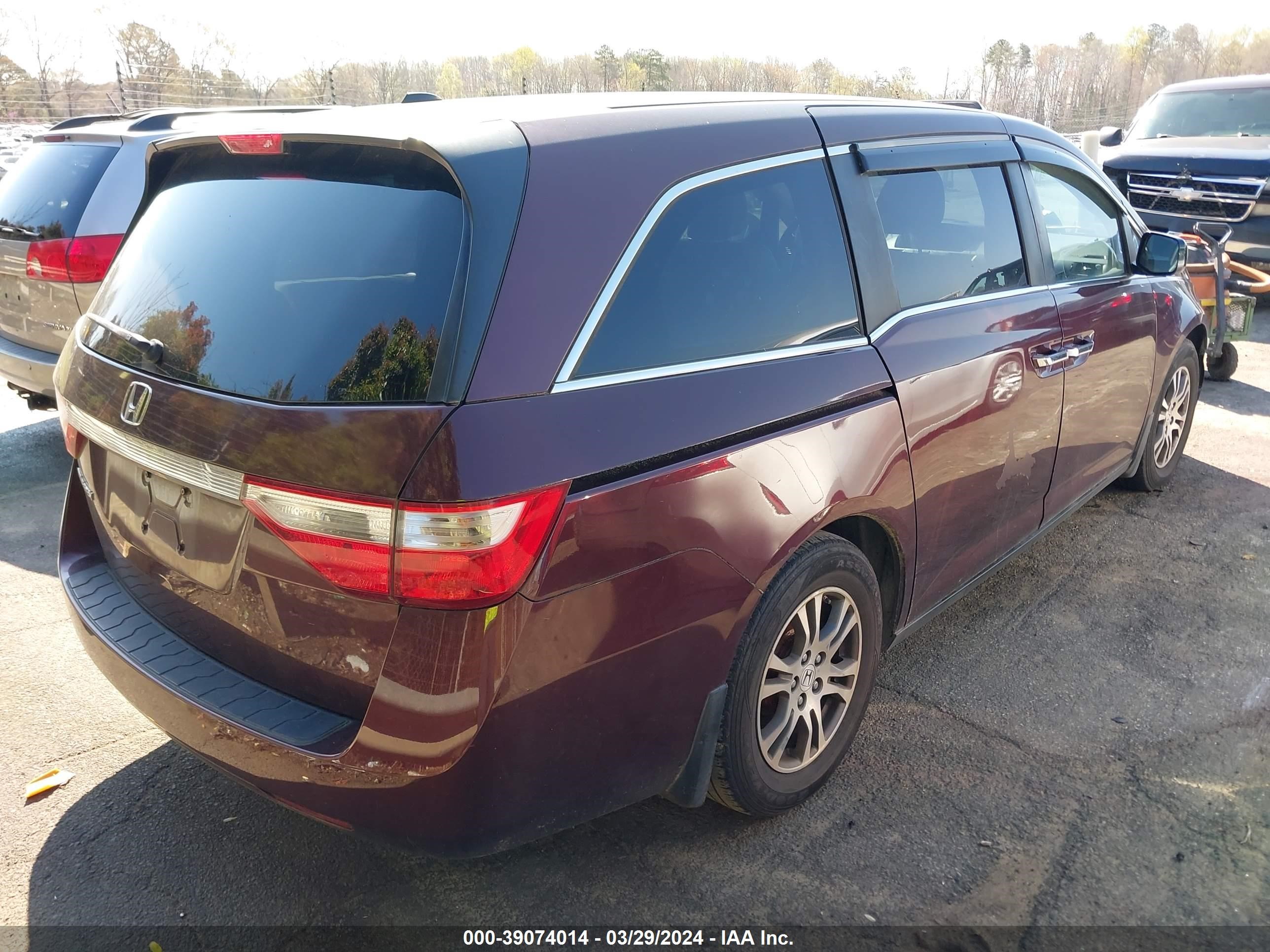 Photo 3 VIN: 5FNRL5H66DB082652 - HONDA ODYSSEY 