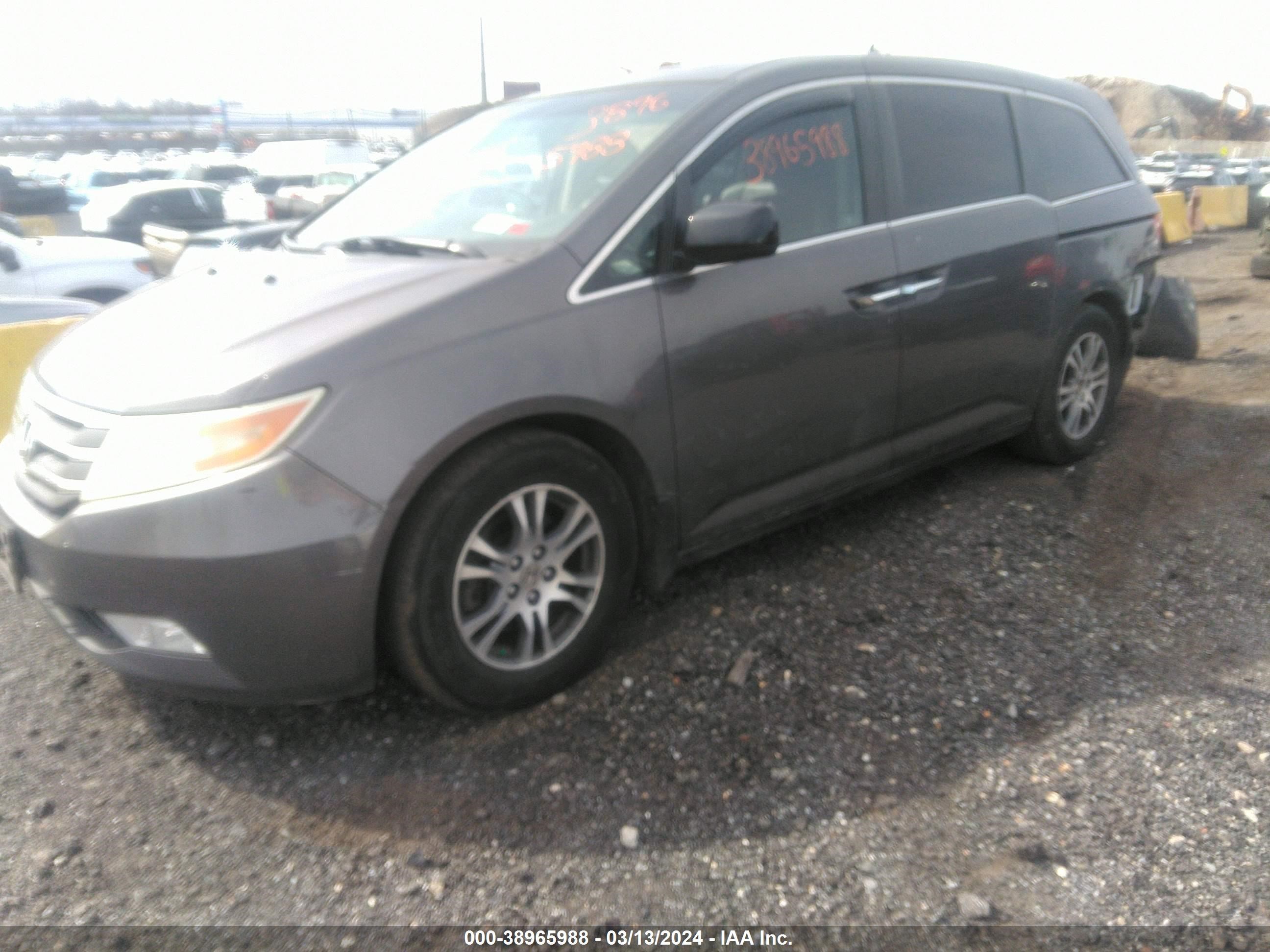 Photo 1 VIN: 5FNRL5H67BB067302 - HONDA ODYSSEY 