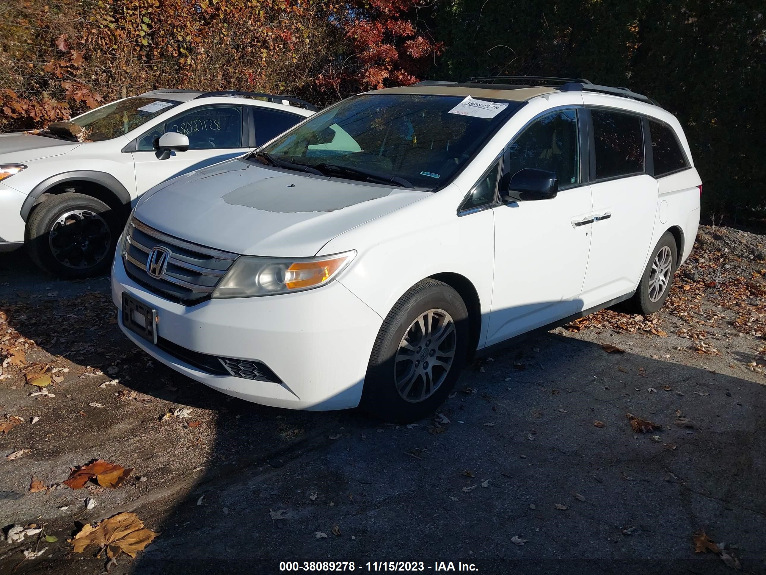 Photo 1 VIN: 5FNRL5H67CB044930 - HONDA ODYSSEY 