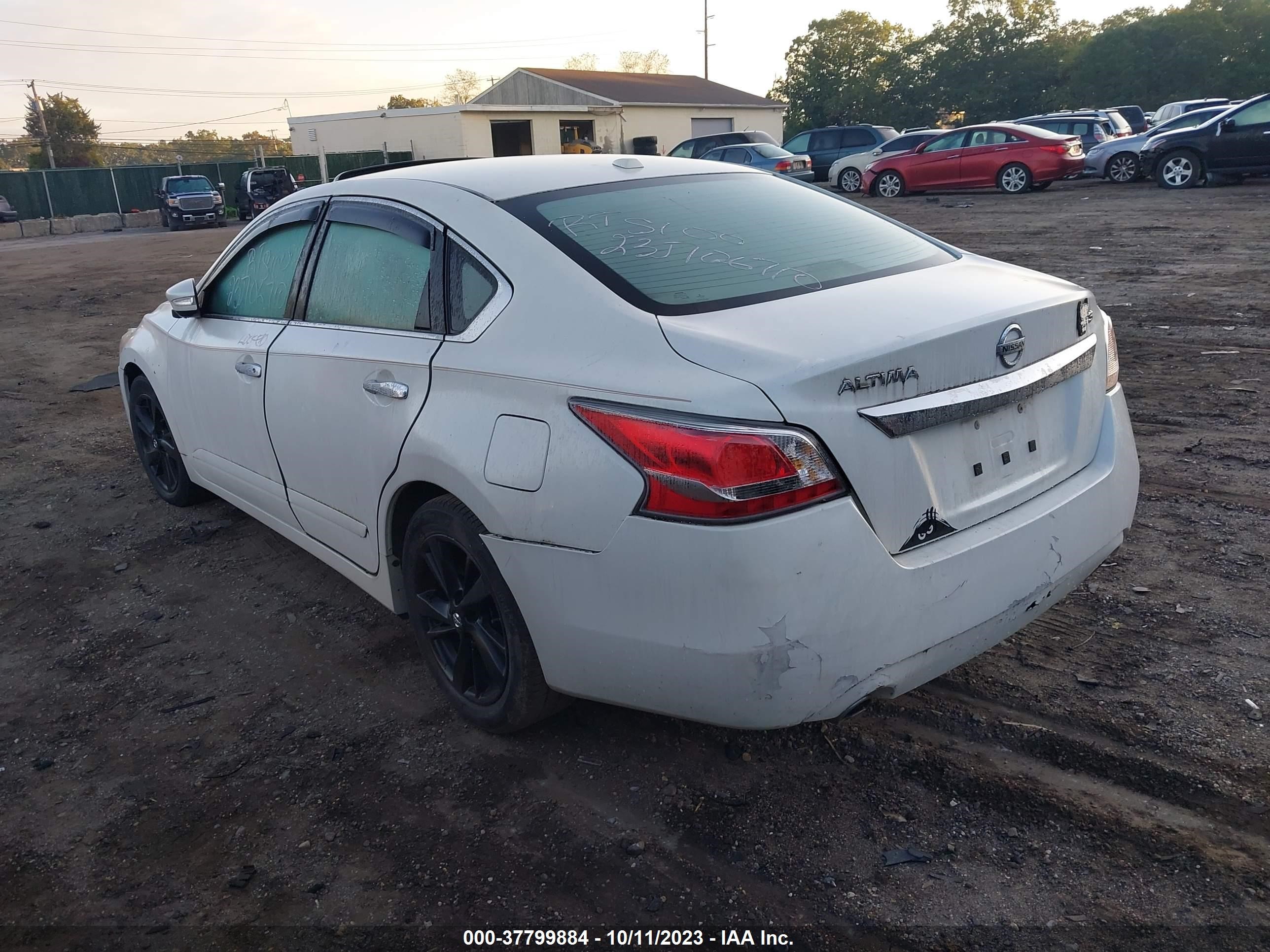 Photo 2 VIN: 5FNRL5H67FB066835 - NISSAN ALTIMA 